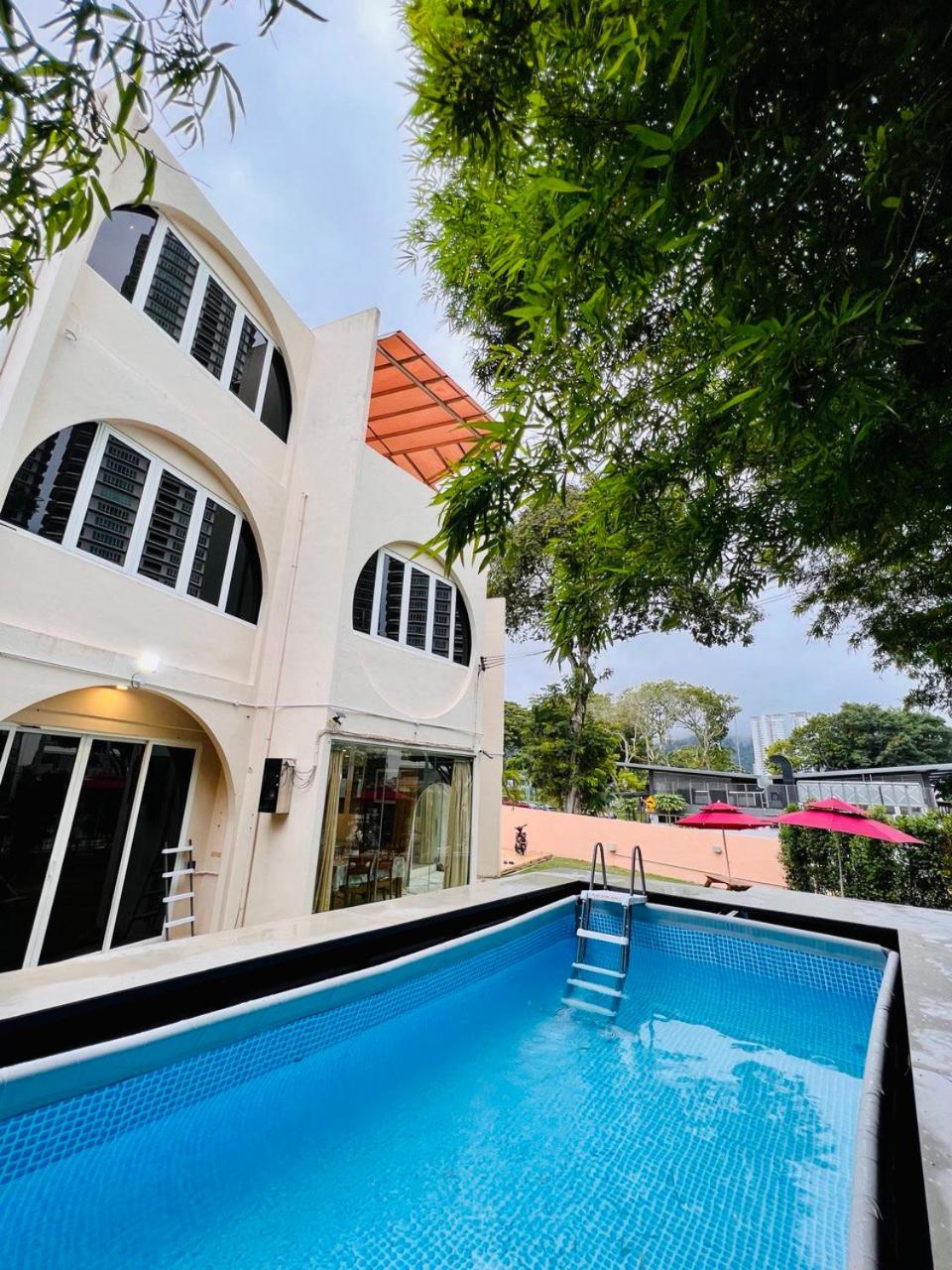 Holiday Villa by StayCo- Swimming Pool - Karaoke - BBQ - Event space - 2 mins drive to beach - center of tourist location photo 2