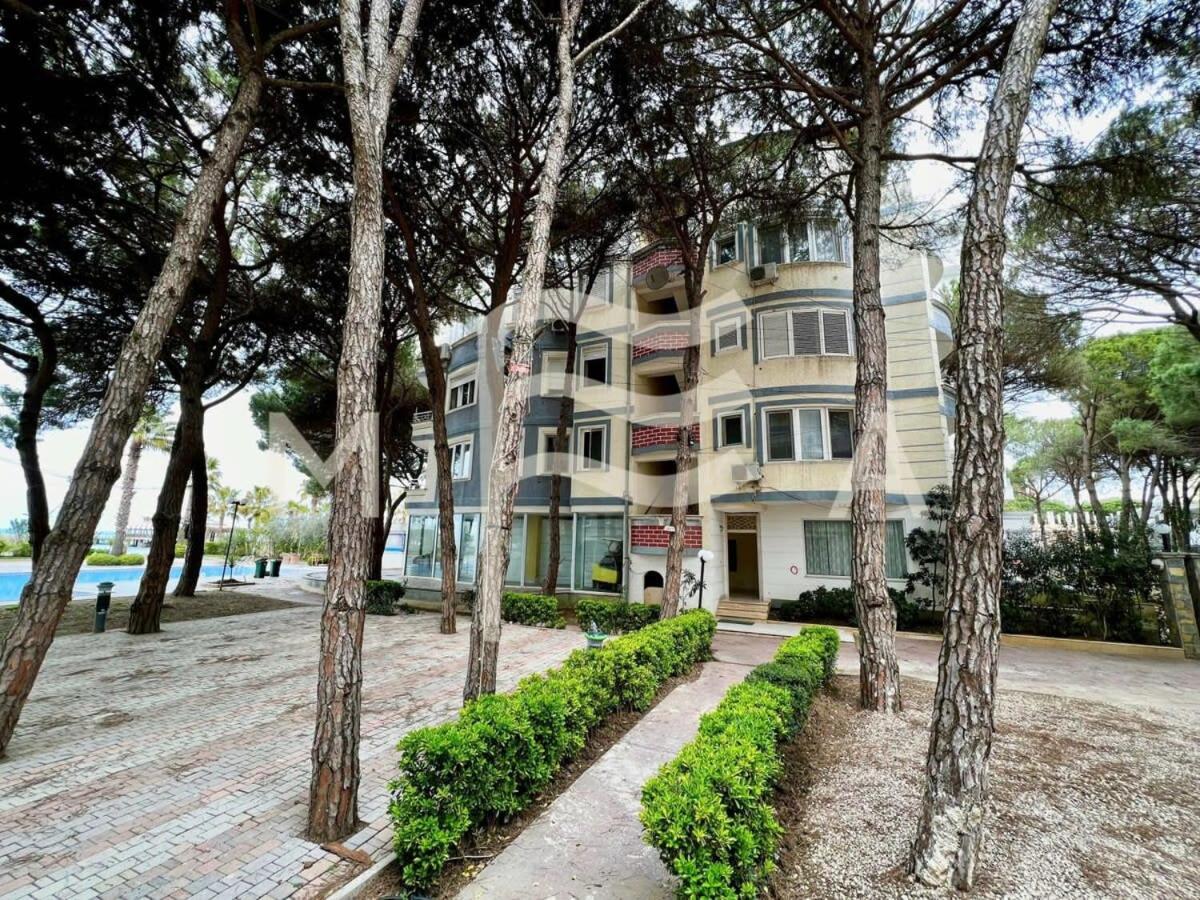 3 Bedroom Beachfront Apartment 834