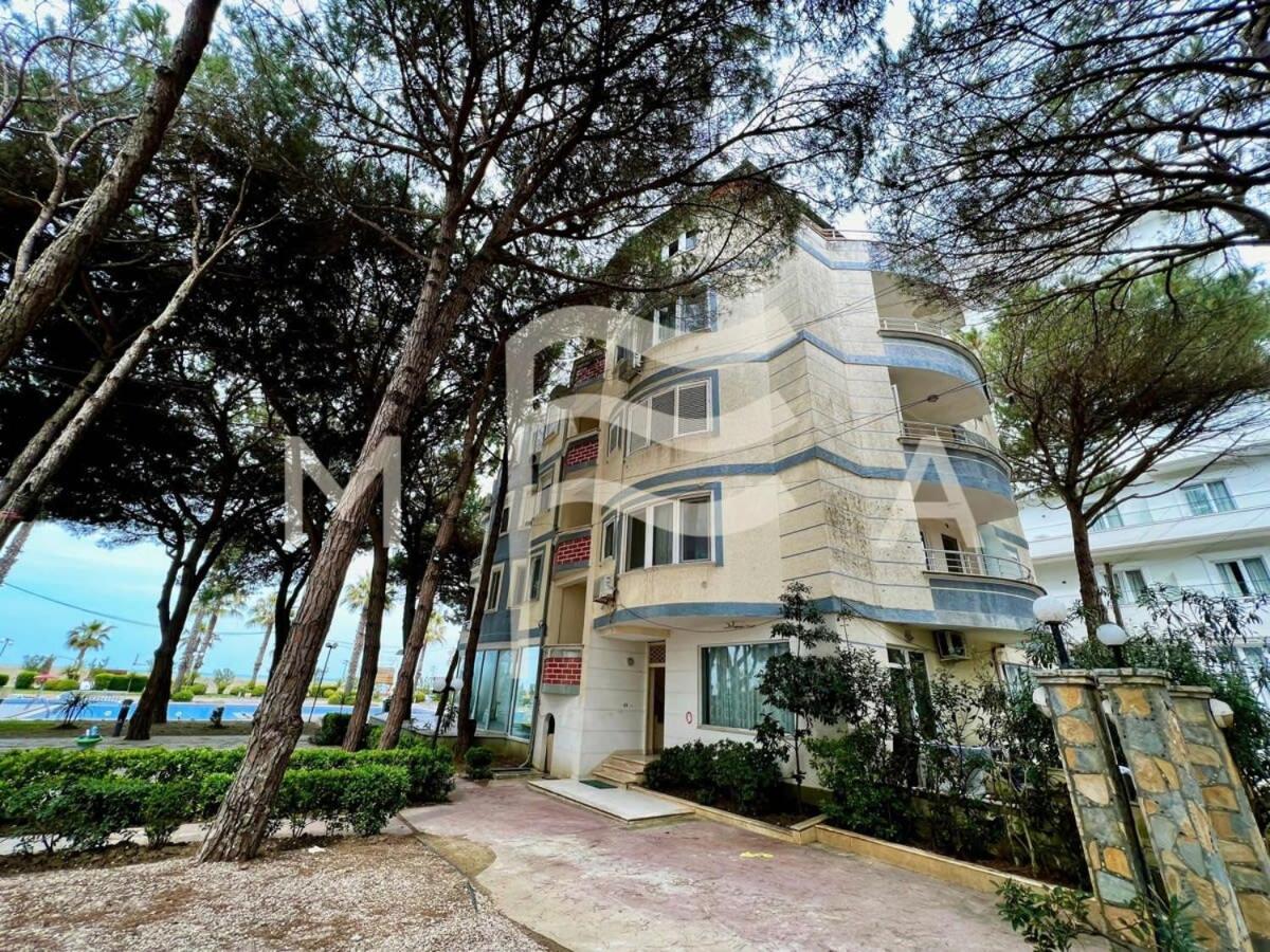 3 Bedroom Beachfront Apartment 834