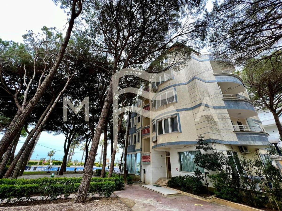3 Bedroom Beachfront Apartment 834