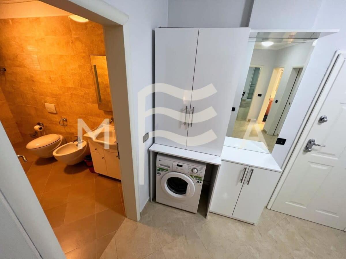 3 Bedroom Beachfront Apartment 834