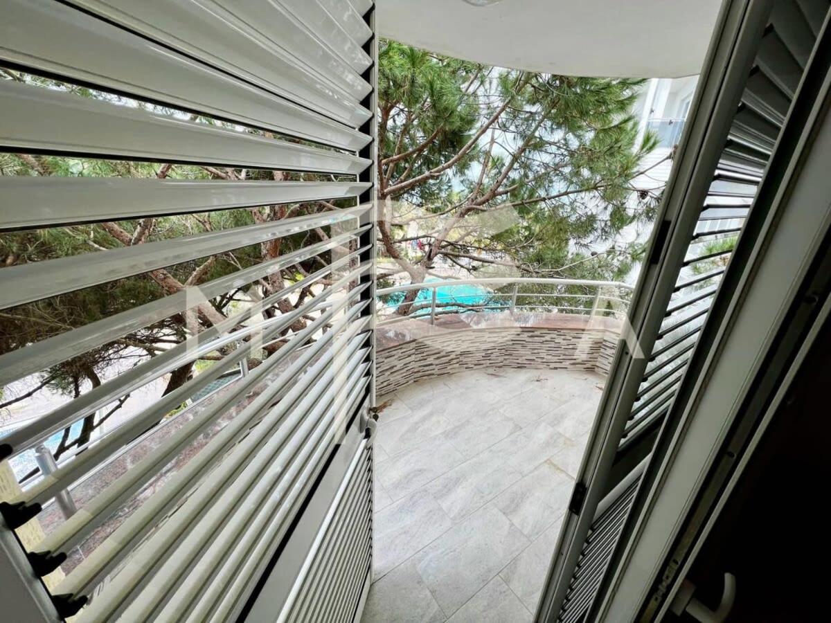 3 Bedroom Beachfront Apartment 834