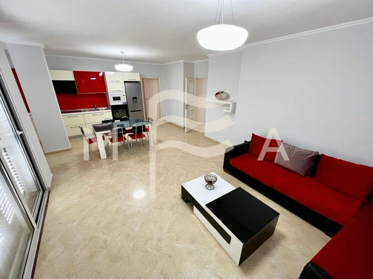 3 Bedroom Beachfront Apartment 834