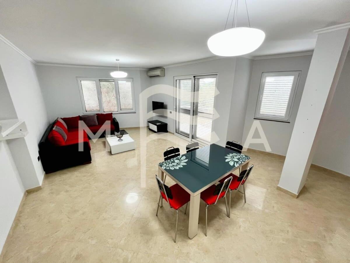 3 Bedroom Beachfront Apartment 834