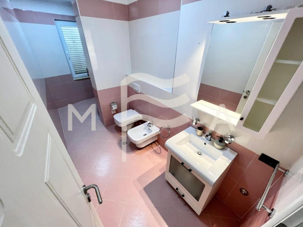 3 Bedroom Beachfront Apartment 834