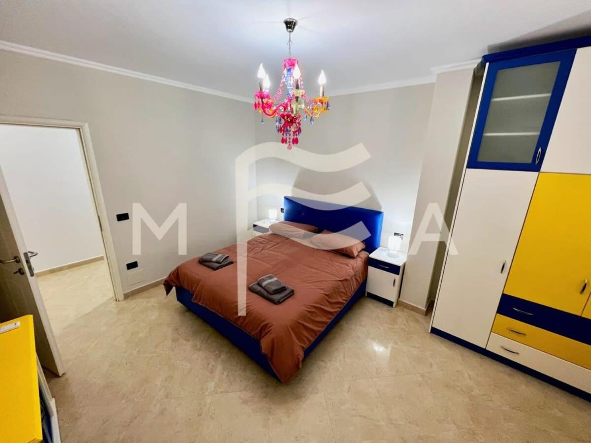 3 Bedroom Beachfront Apartment 834
