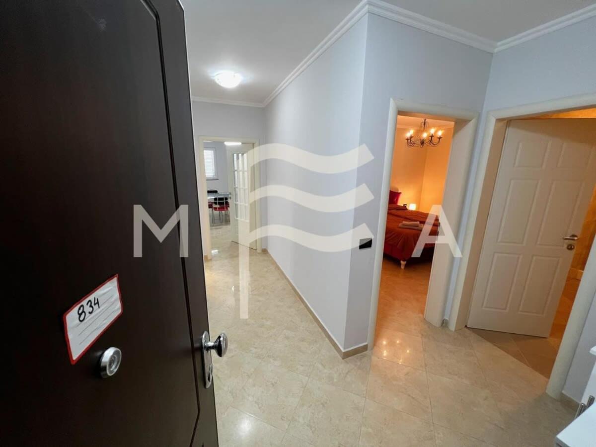3 Bedroom Beachfront Apartment 834