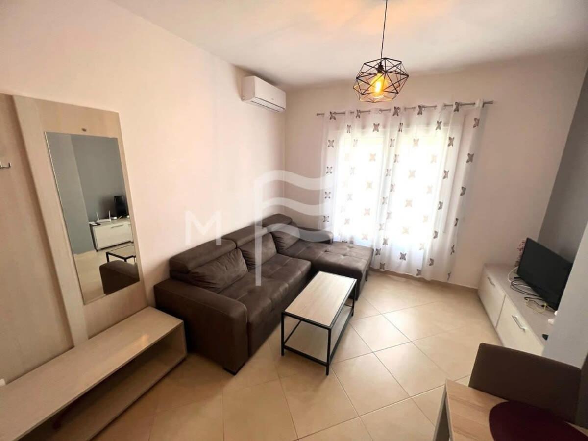 Intermission 602 photo 4