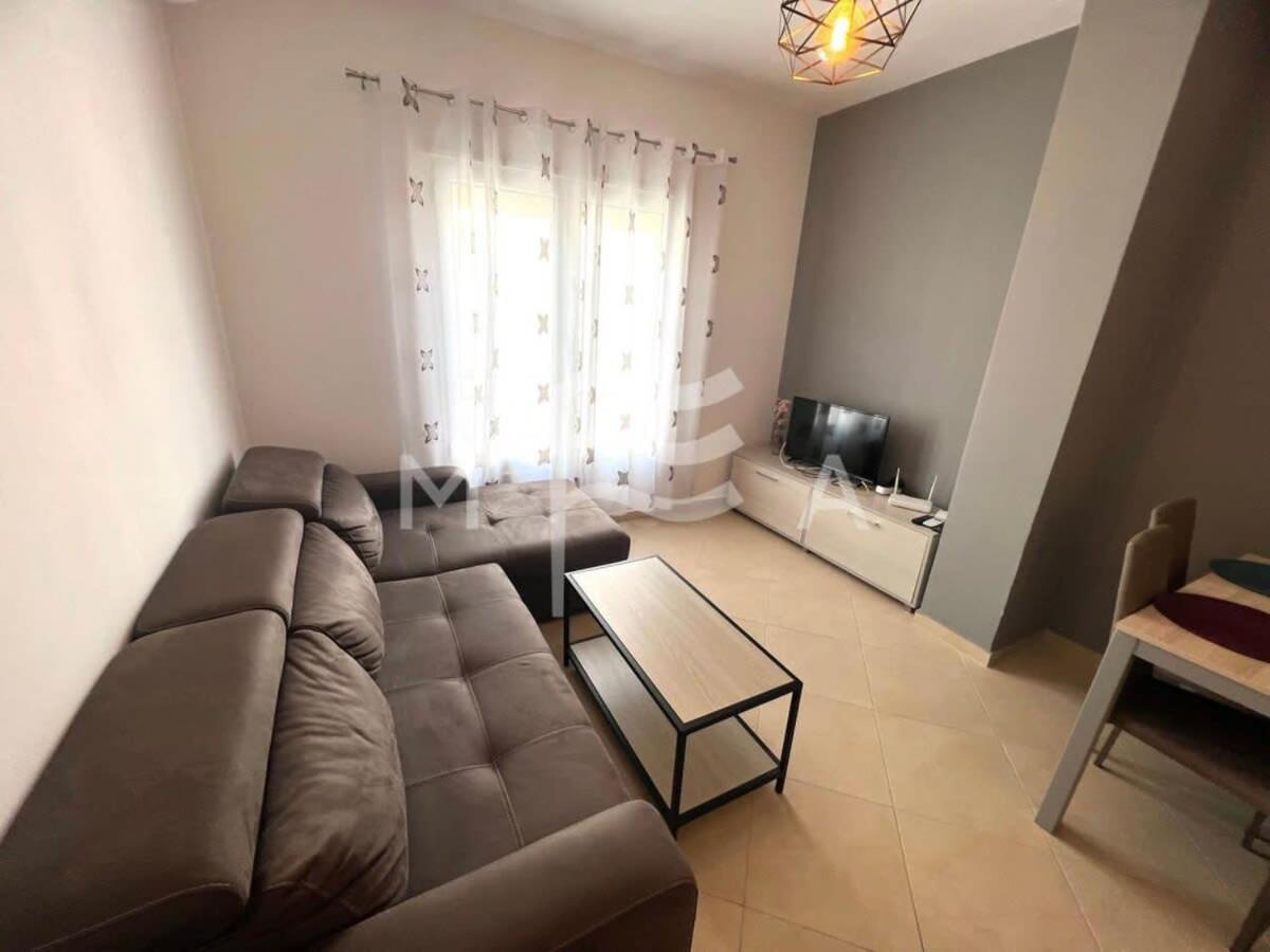 Intermission 602 photo 3