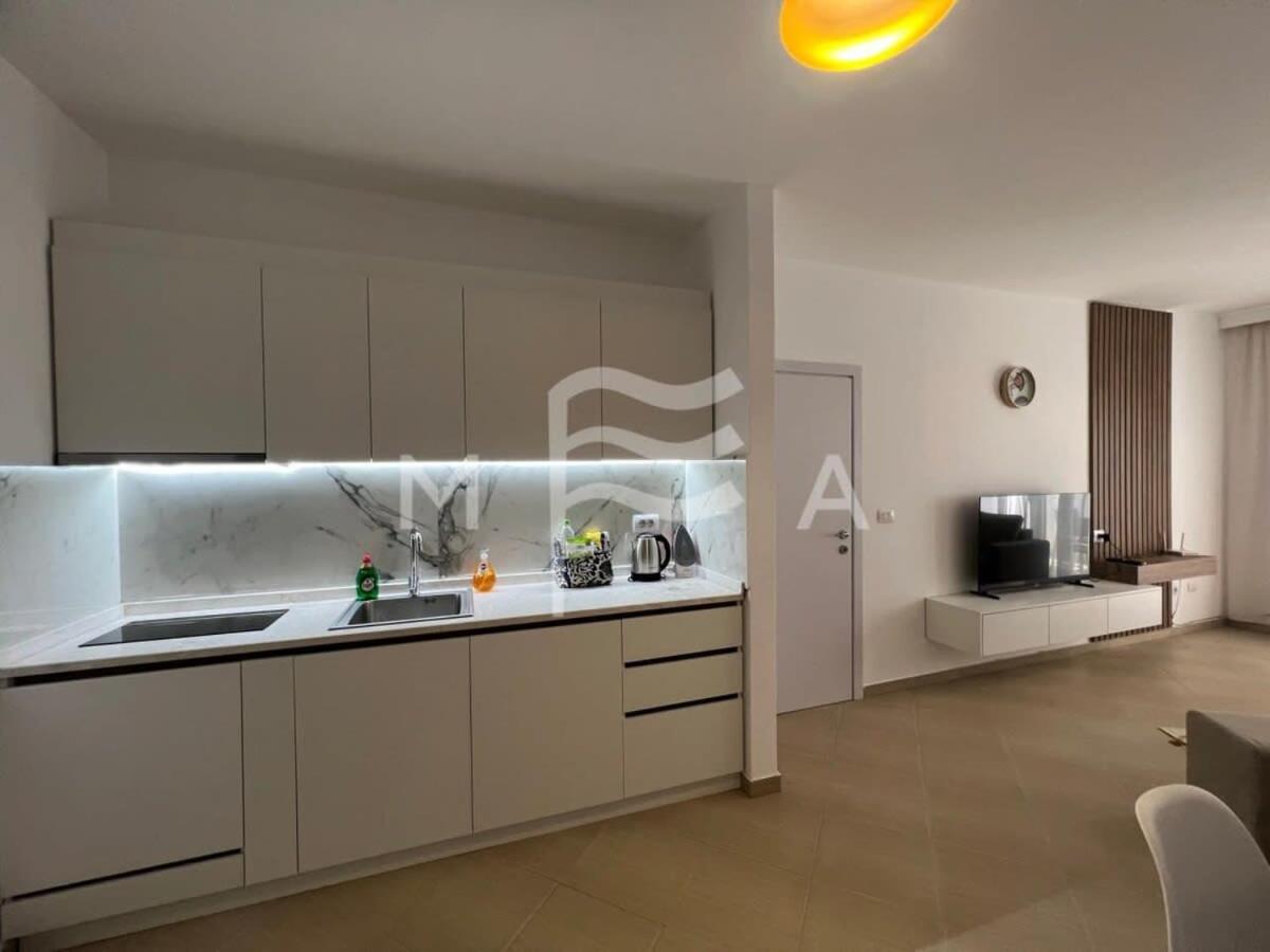 Spacious Living 828