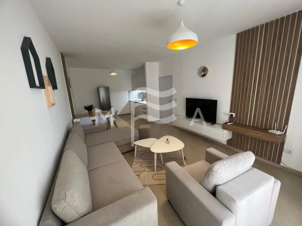 Spacious Living 828