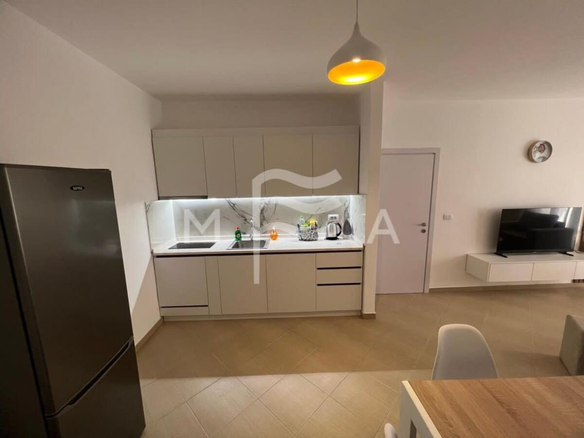 Spacious Living 828