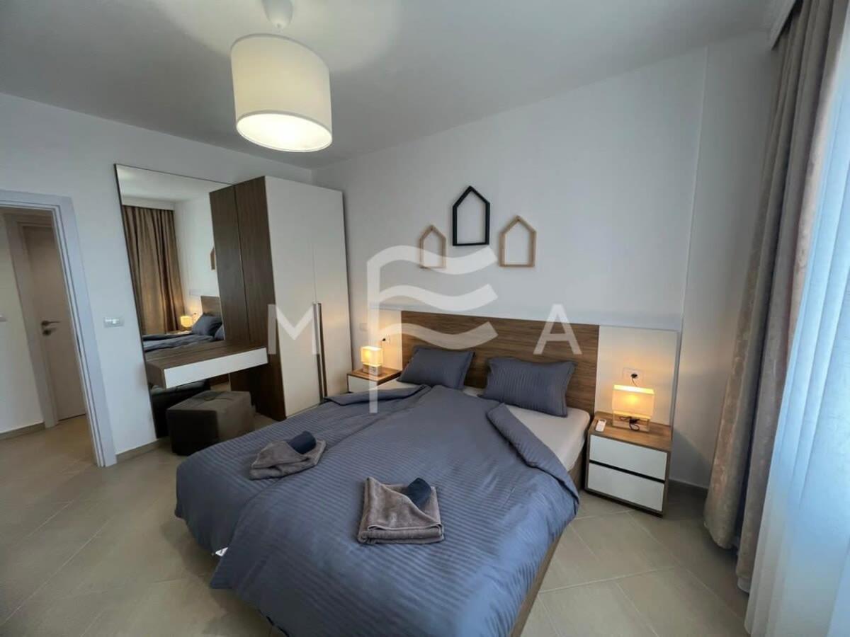 Spacious Living 828