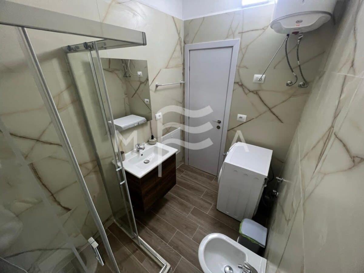 Spacious Living 828