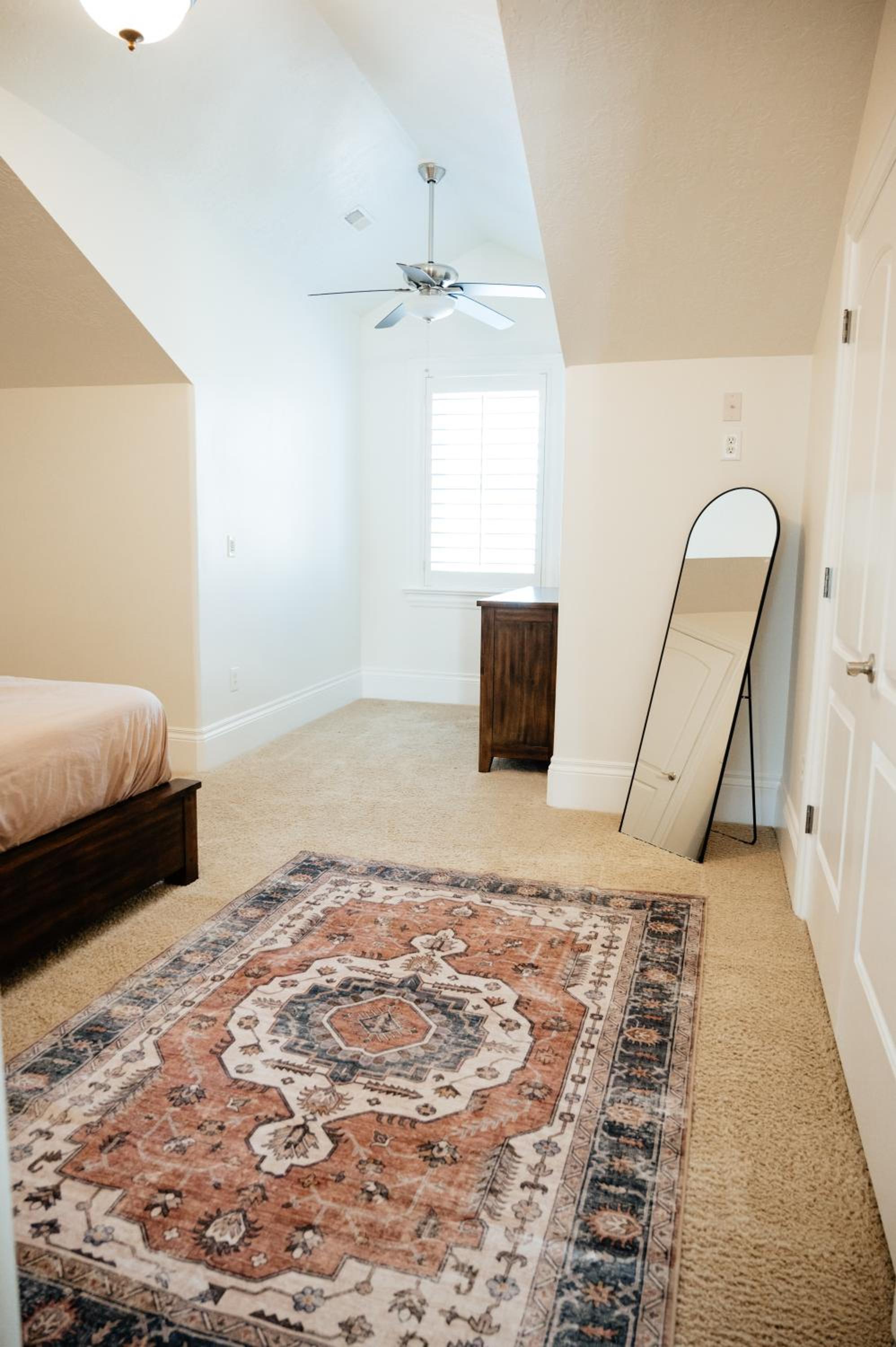 Large & Spacious Home, Sleeps 23+ near SLC view 5