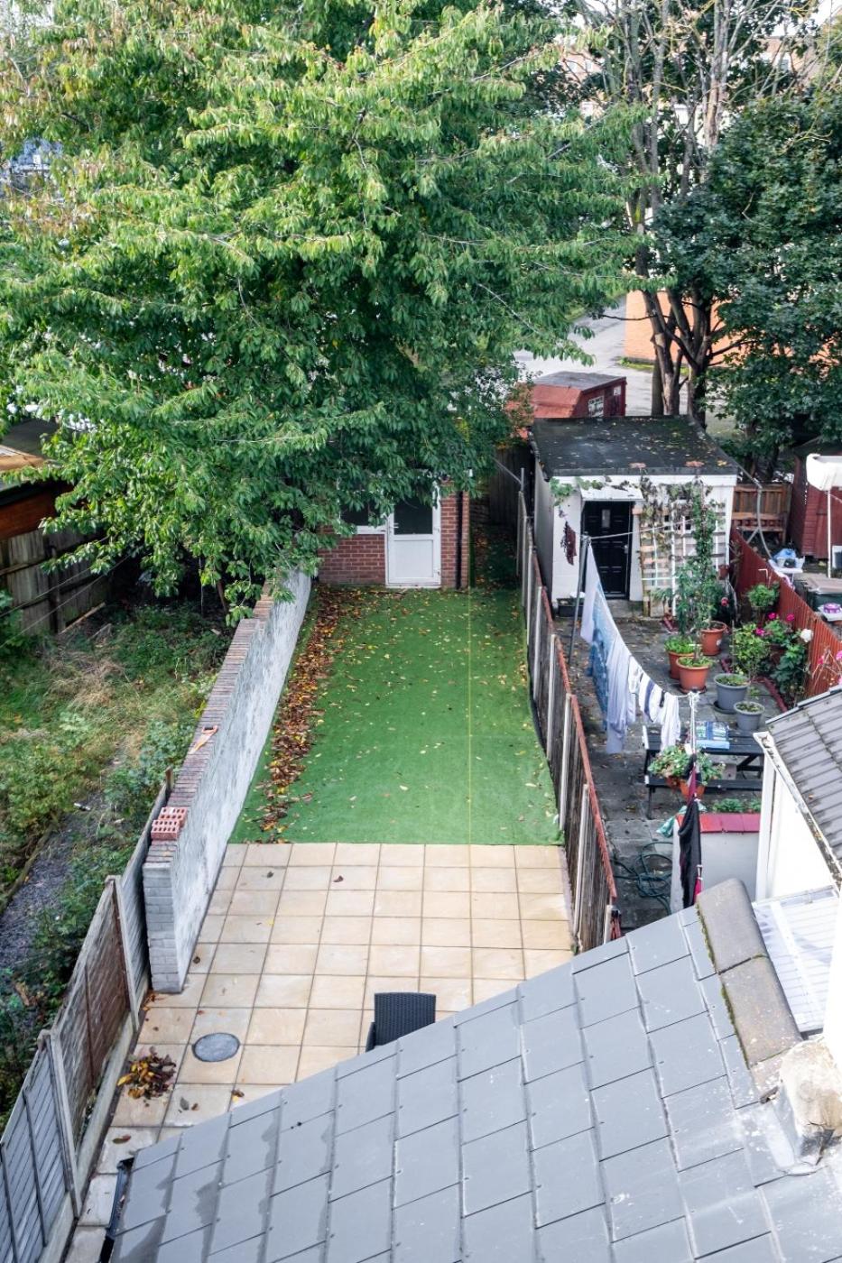 Central Coventry Gem: Walk To Attractions Sleeps 9 view 3