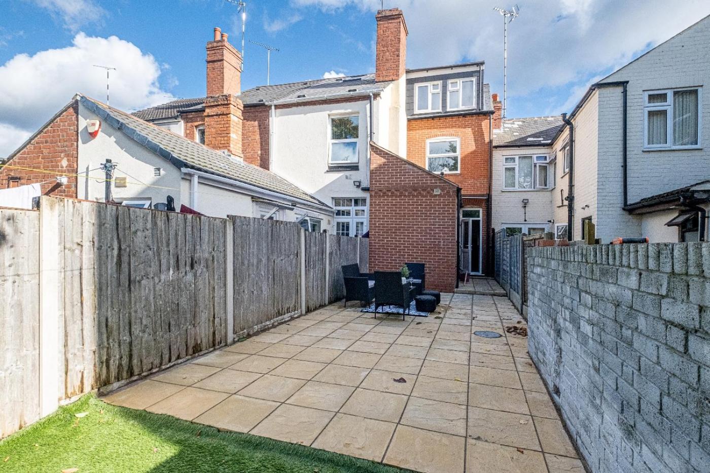 Central Coventry Gem: Walk To Attractions Sleeps 9 view 4