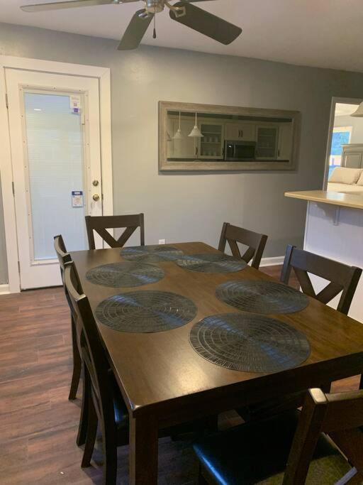 Modern Comfort in Mossy Oaks! view 2