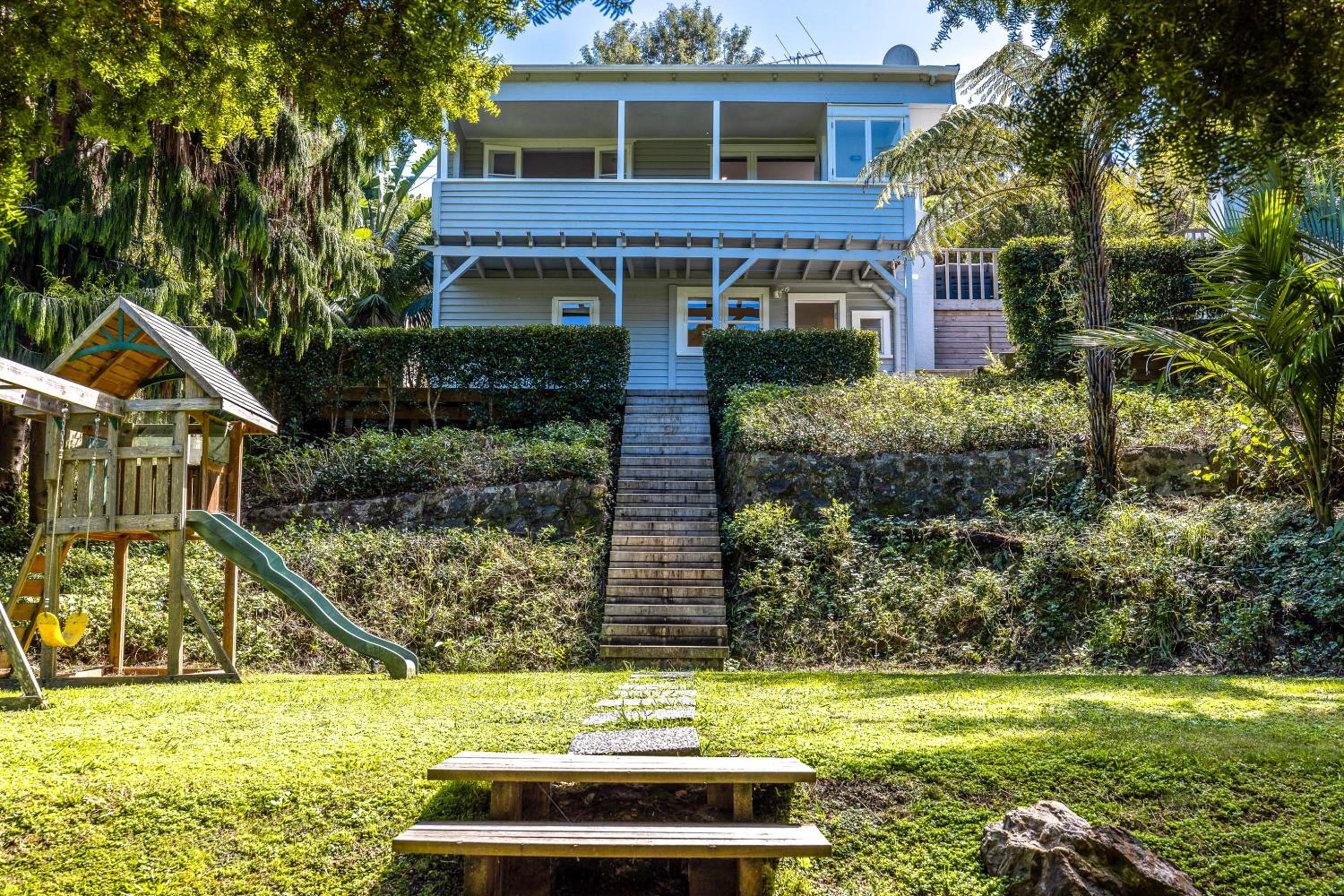 Palm Cottage - Stay Waiheke view 3
