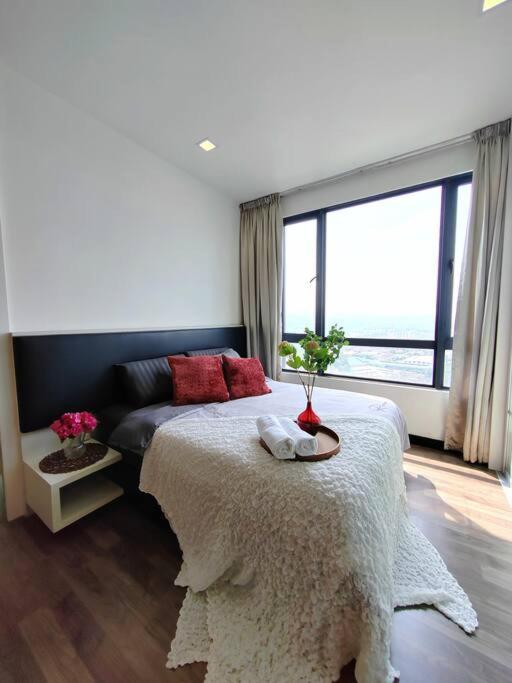 Landmark2 Spacious Studio w Wi-Fi Netflix photo 2