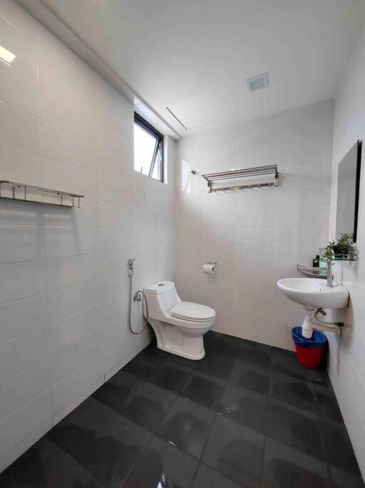 Landmark2 Spacious Studio w Wi-Fi Netflix photo 5
