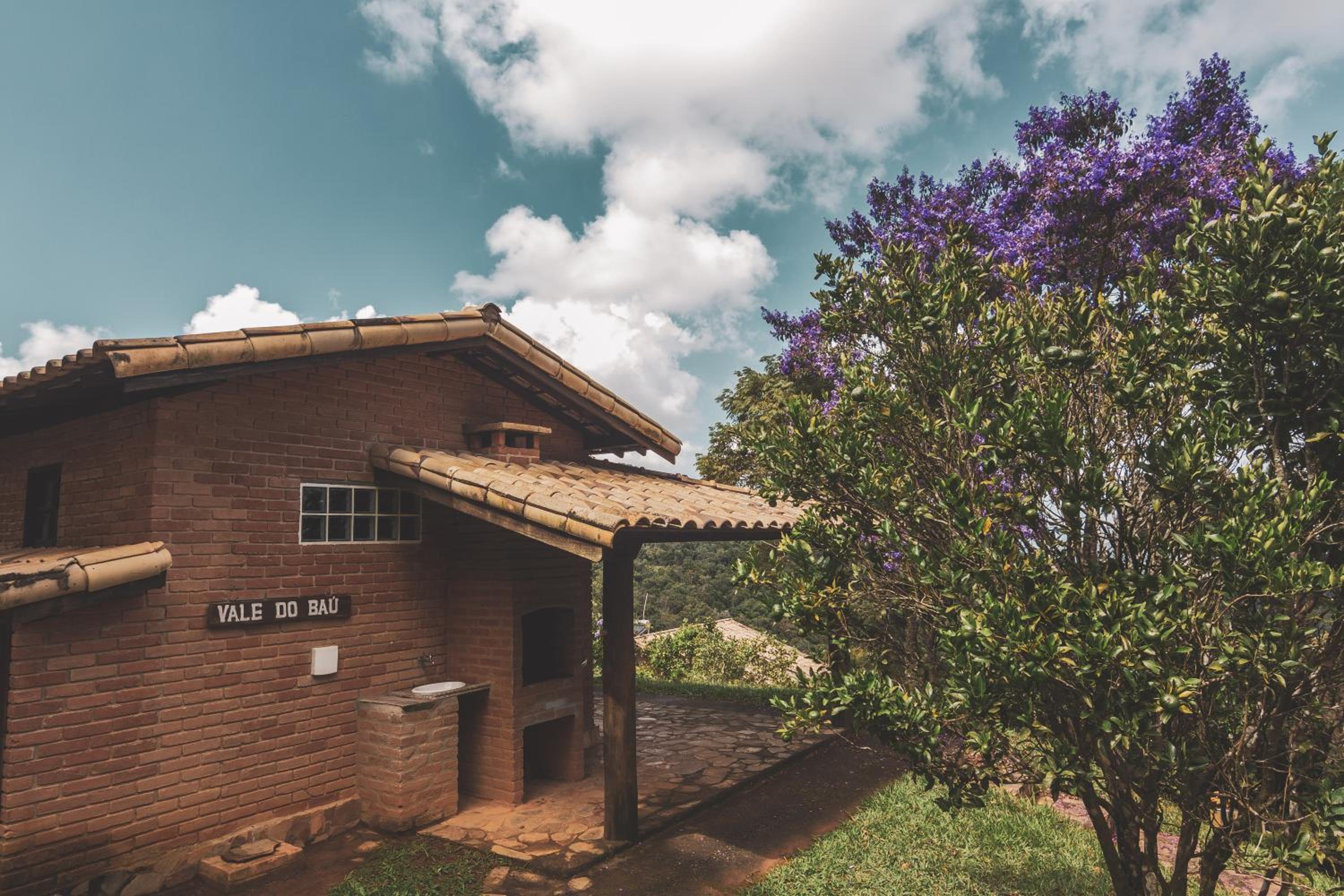 Pousada Alto dos Manacás Chalés e Restaurante - A 500mts da portaria do parque e 2,5km da Vila