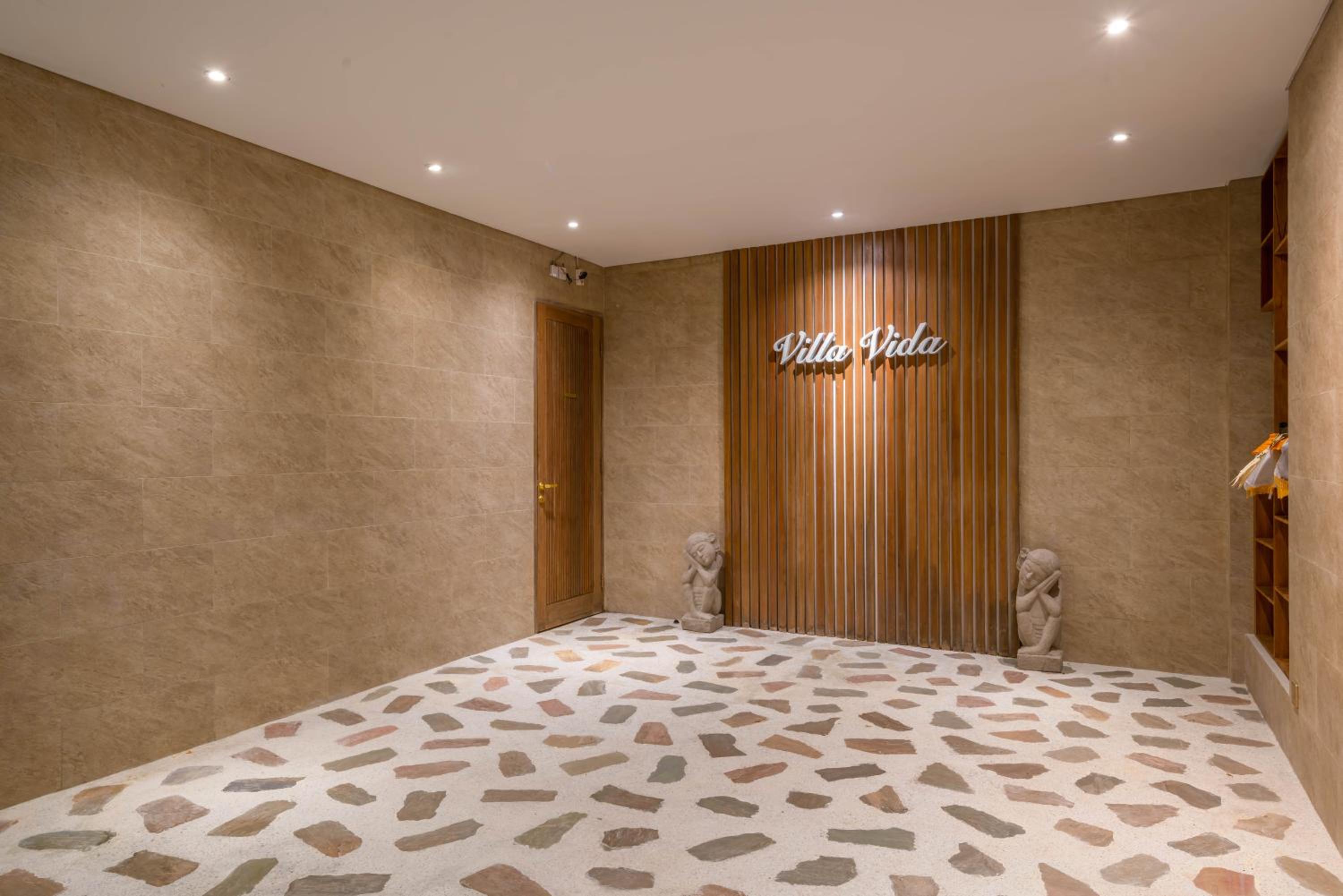Vida & Vola : Majestic Coastal Retreat 40 Guests incl in Price — recepcion & lobby