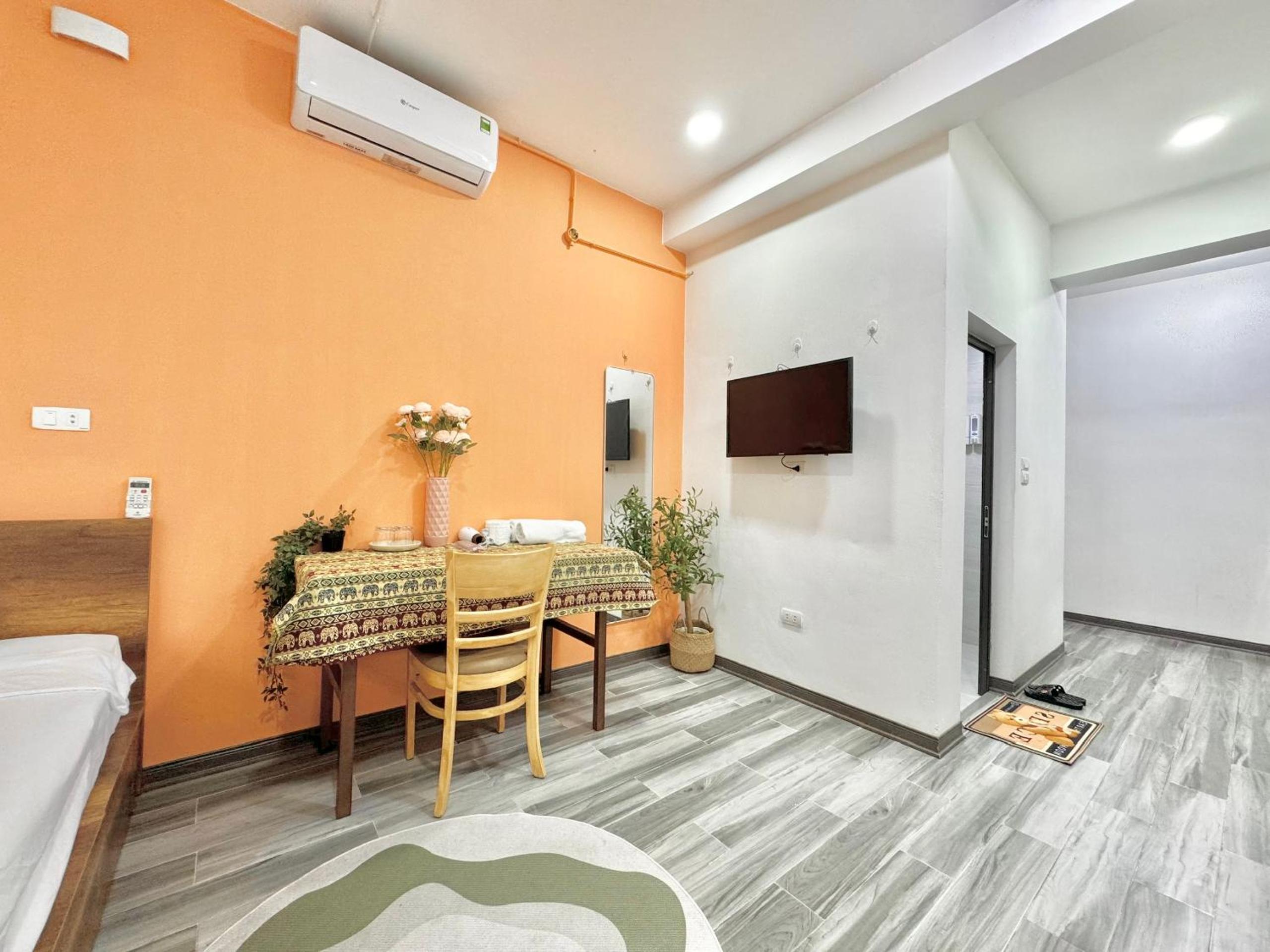 The Little Hanoi -Modern-Balcony