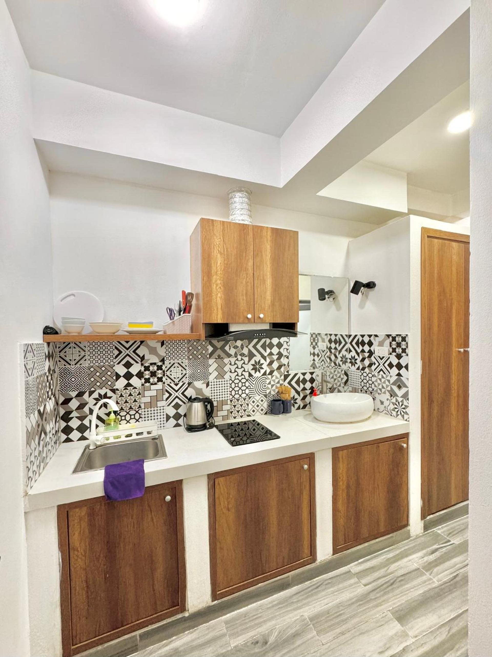 The Little Hanoi -Modern-Balcony