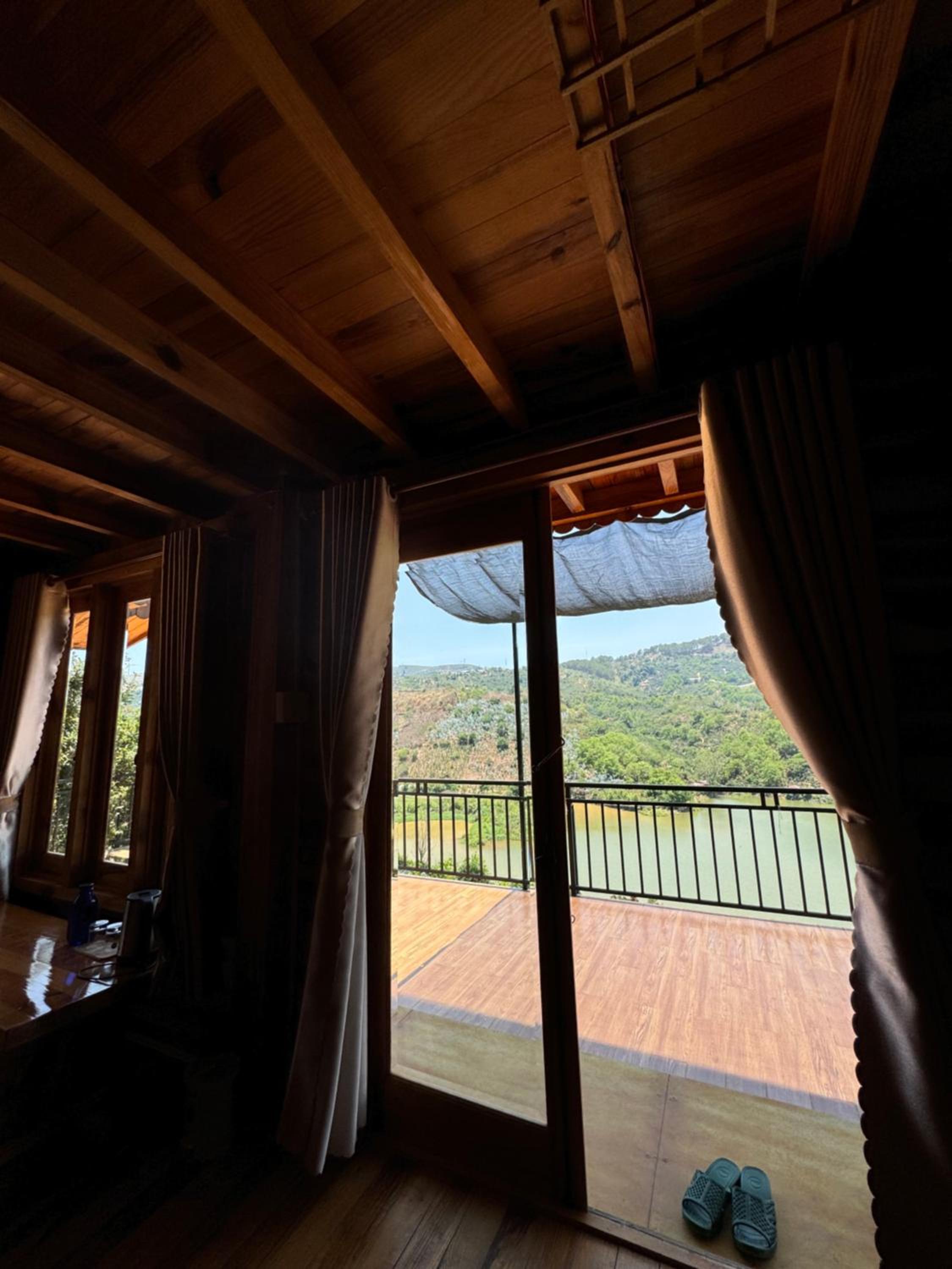 Yêu's Home - Đà Lạt "Nguyên Căn Chalet" view 3