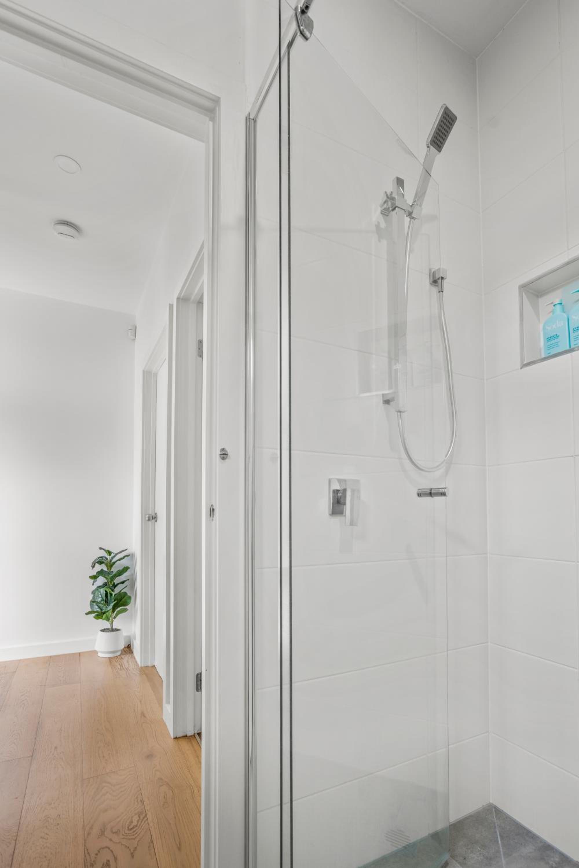 StayAU Modern 4-bedroom TH Bayswater