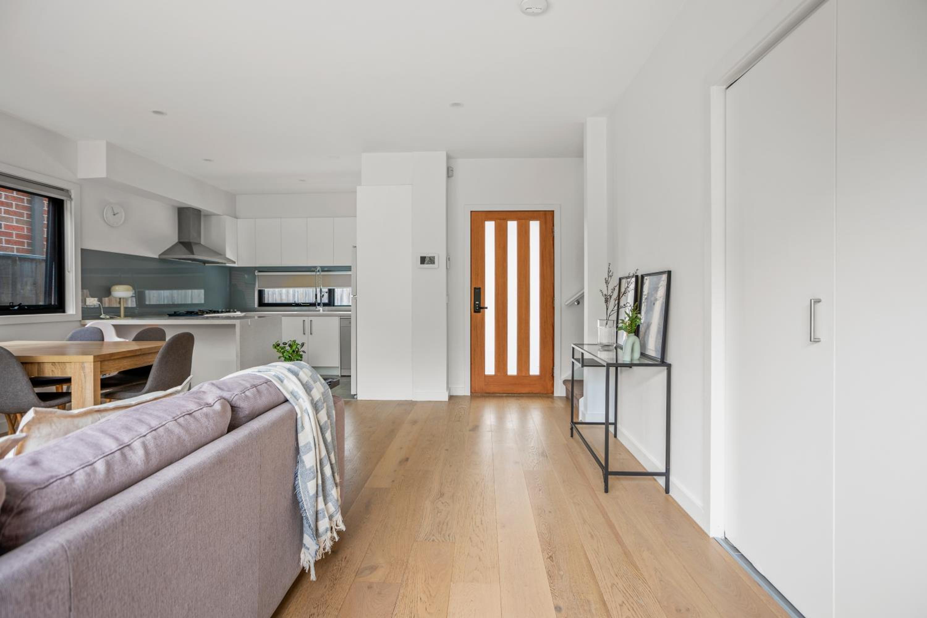 StayAU Modern 4-bedroom TH Bayswater