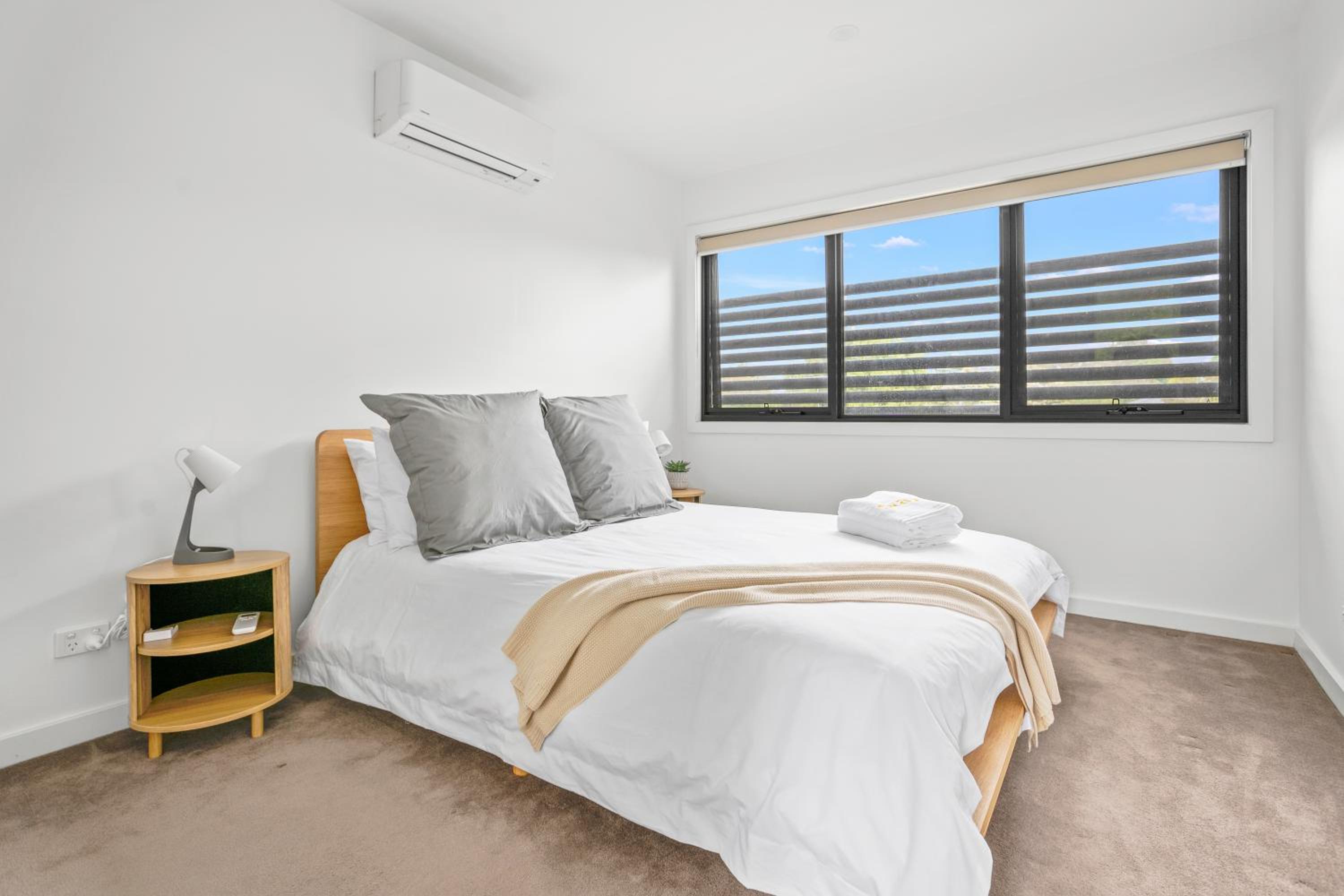 StayAU Modern 4-bedroom TH Bayswater