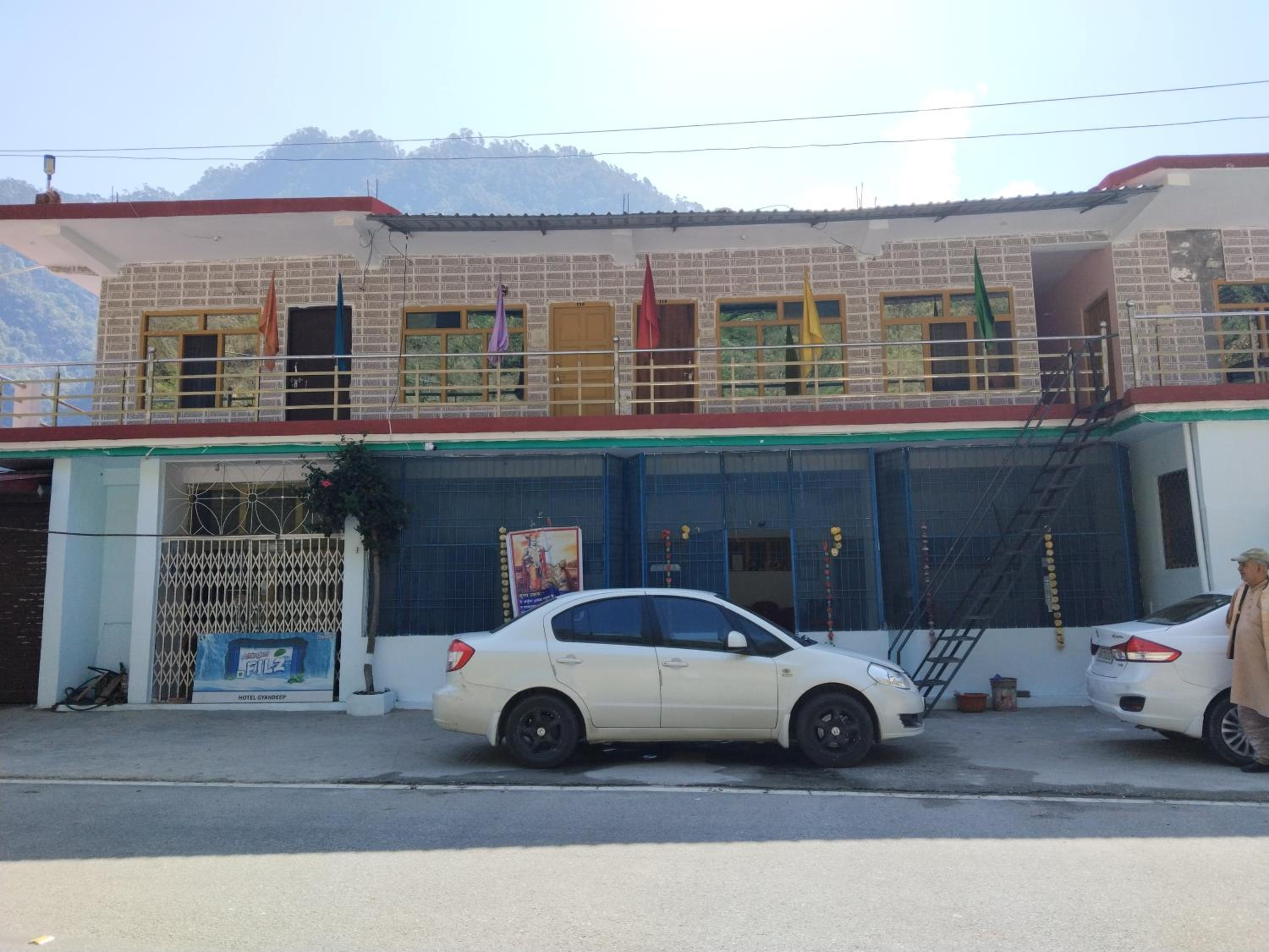 Hotel Shri Gyandeep view 4