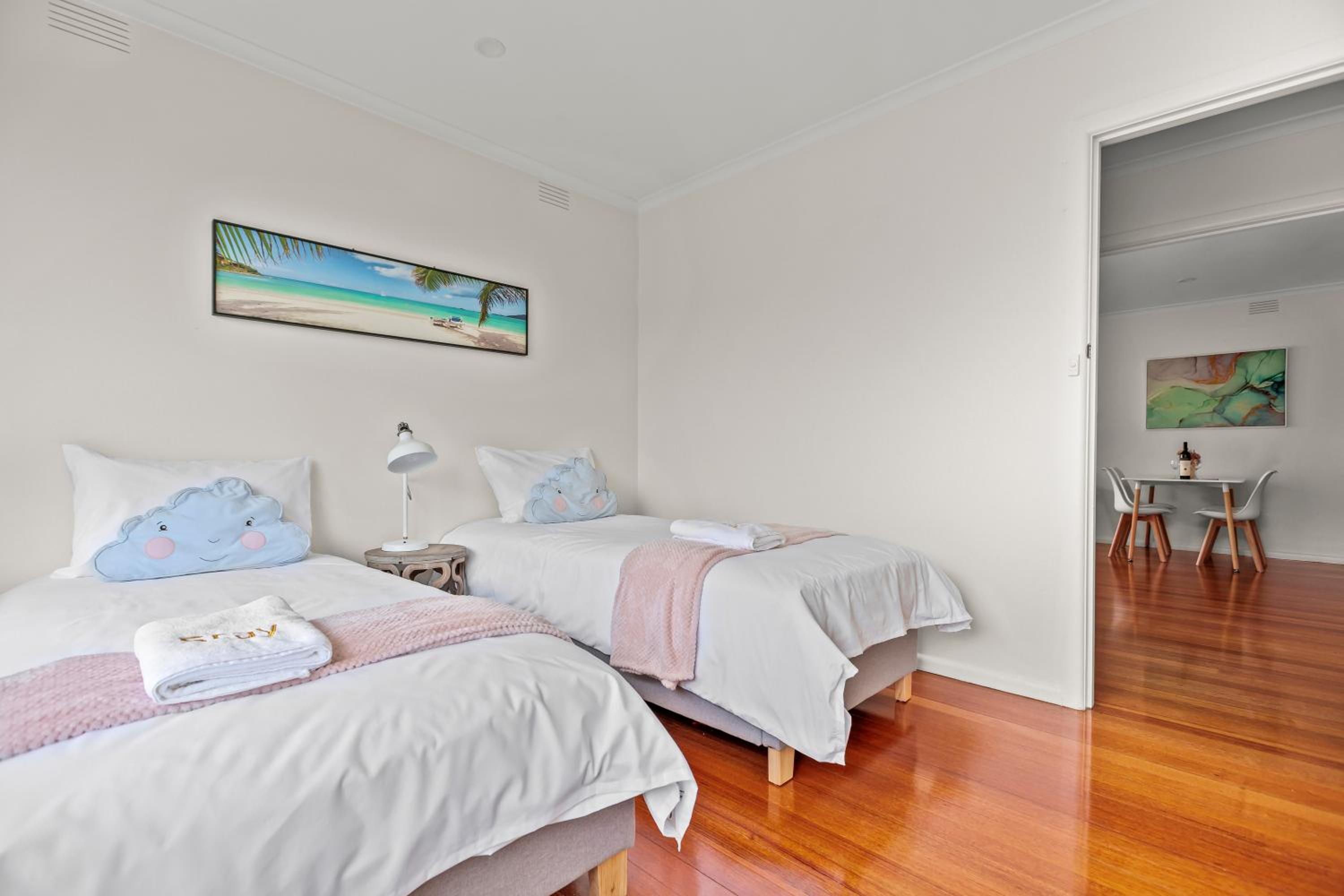 StayAU 2BRM Beach Family House Hampton