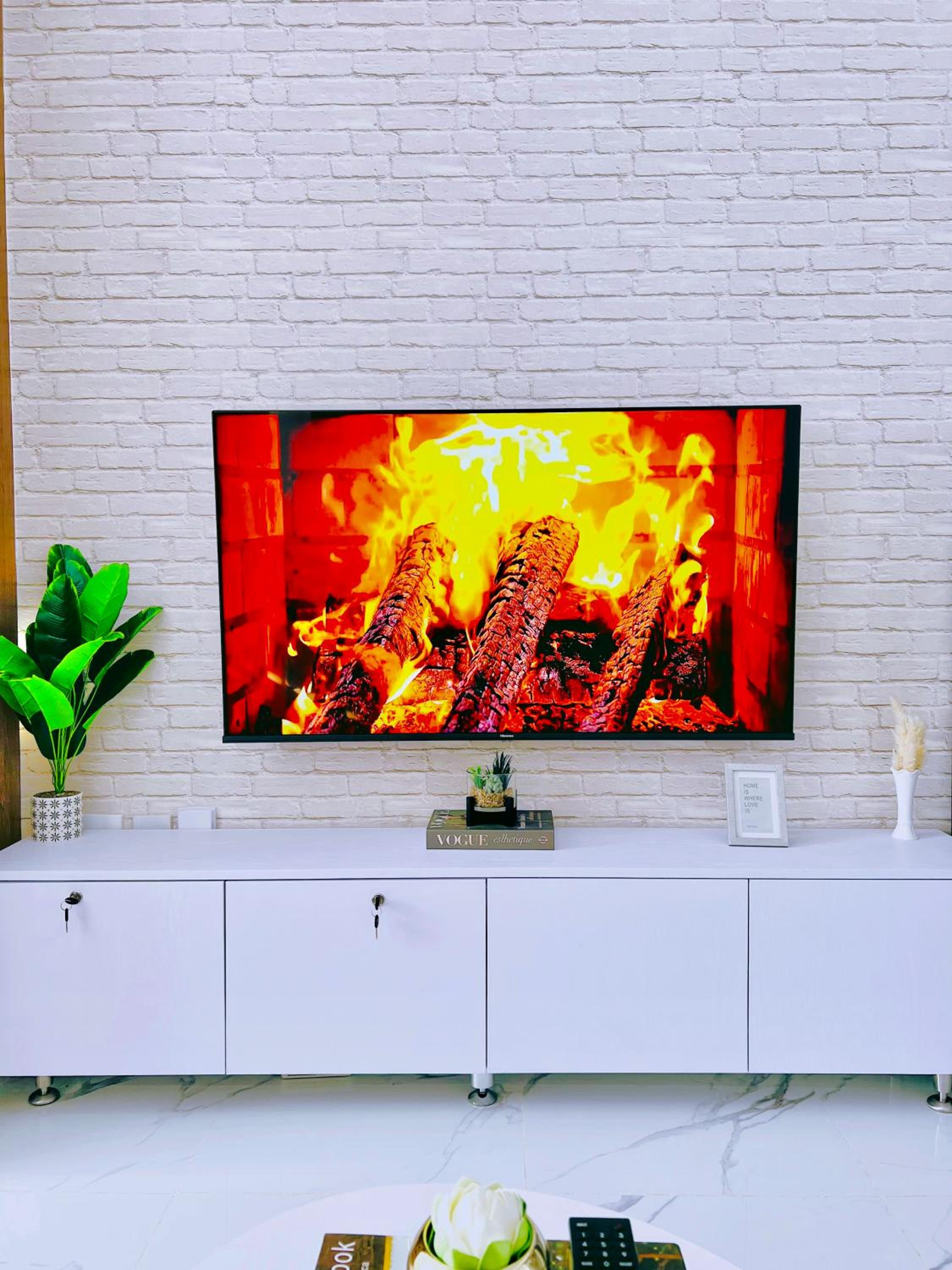 SmartHomes Luxury Studio