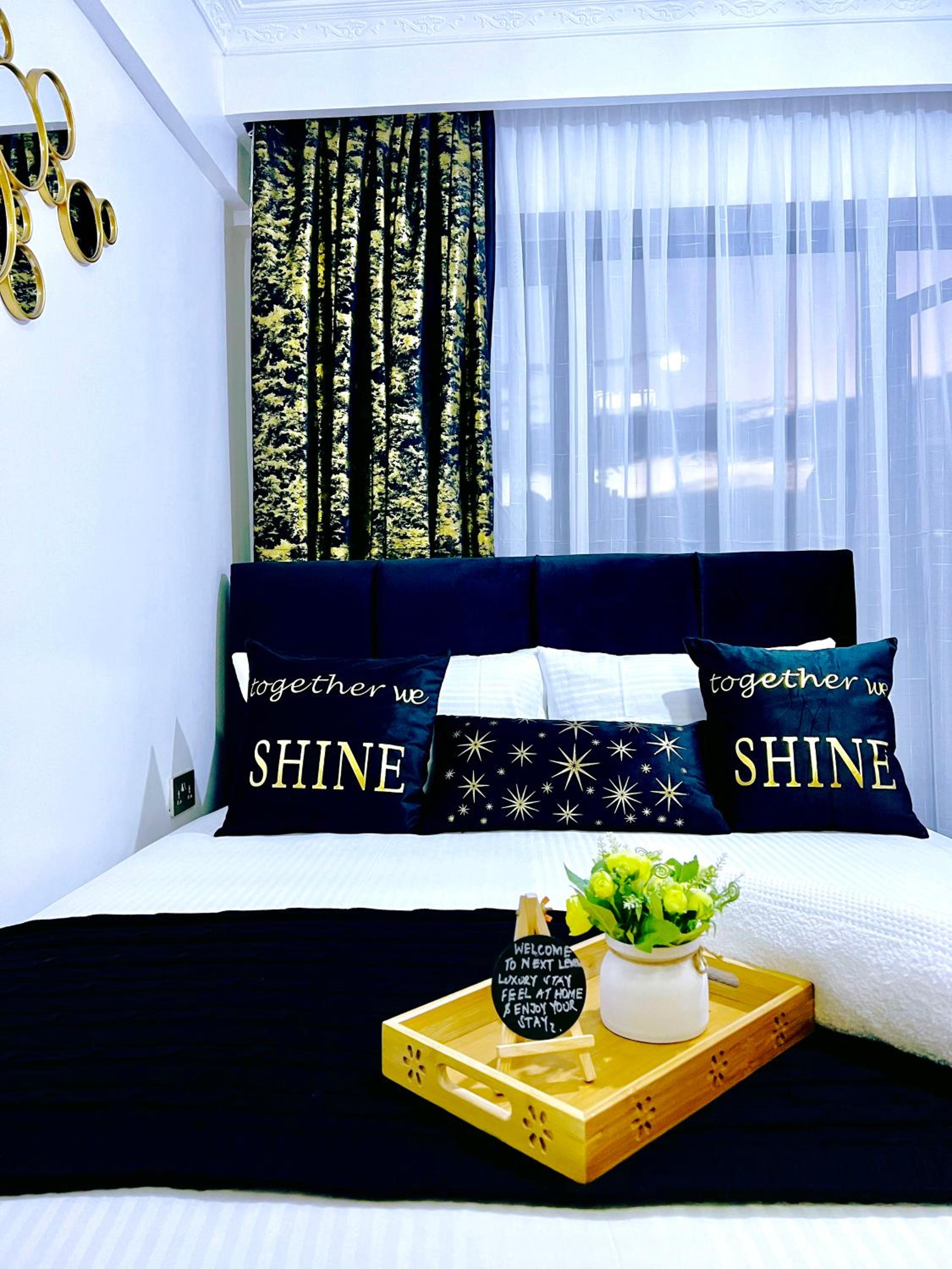 SmartHomes Luxury Studio