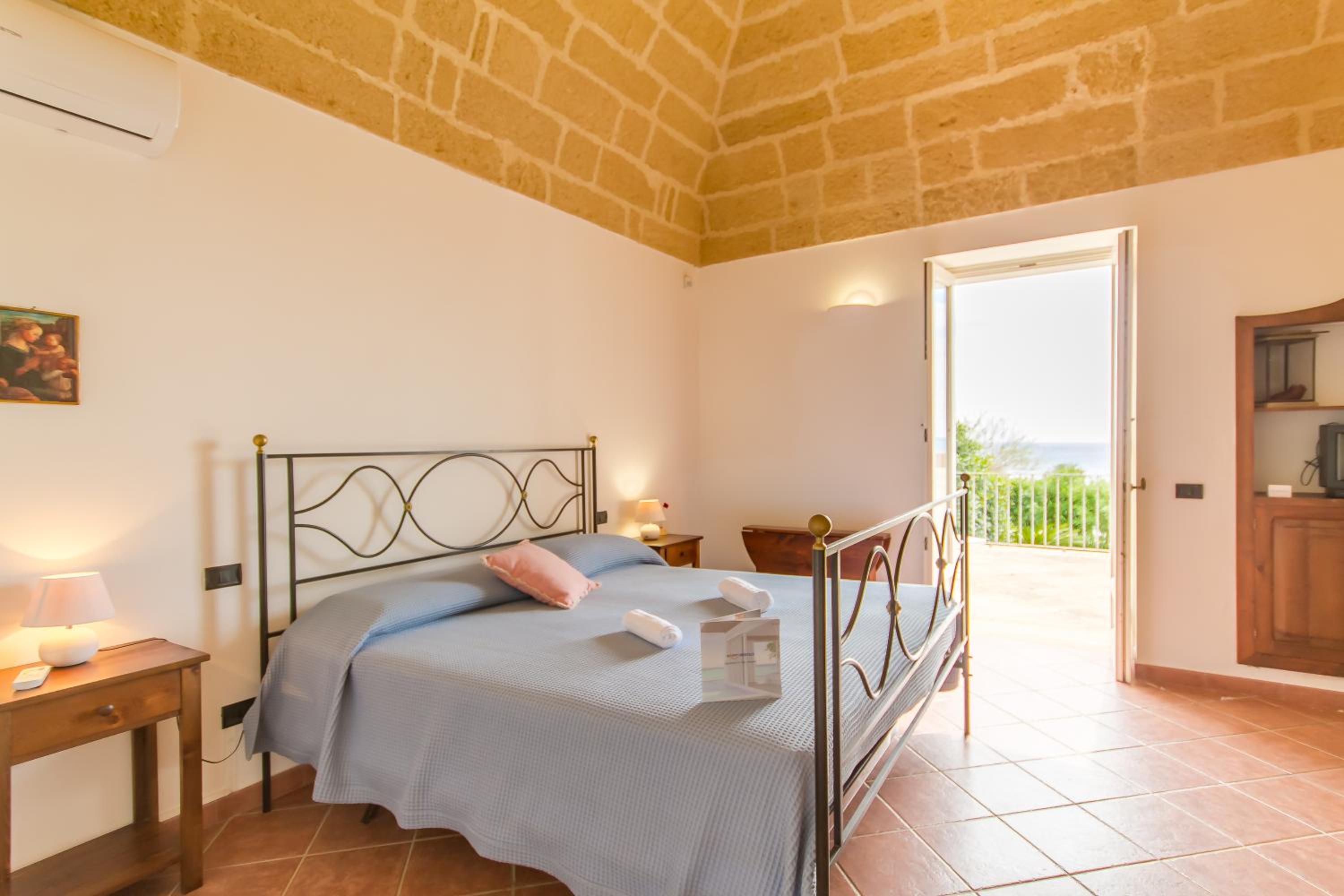 Villa Nice Sea View - Happy Rentals view 5