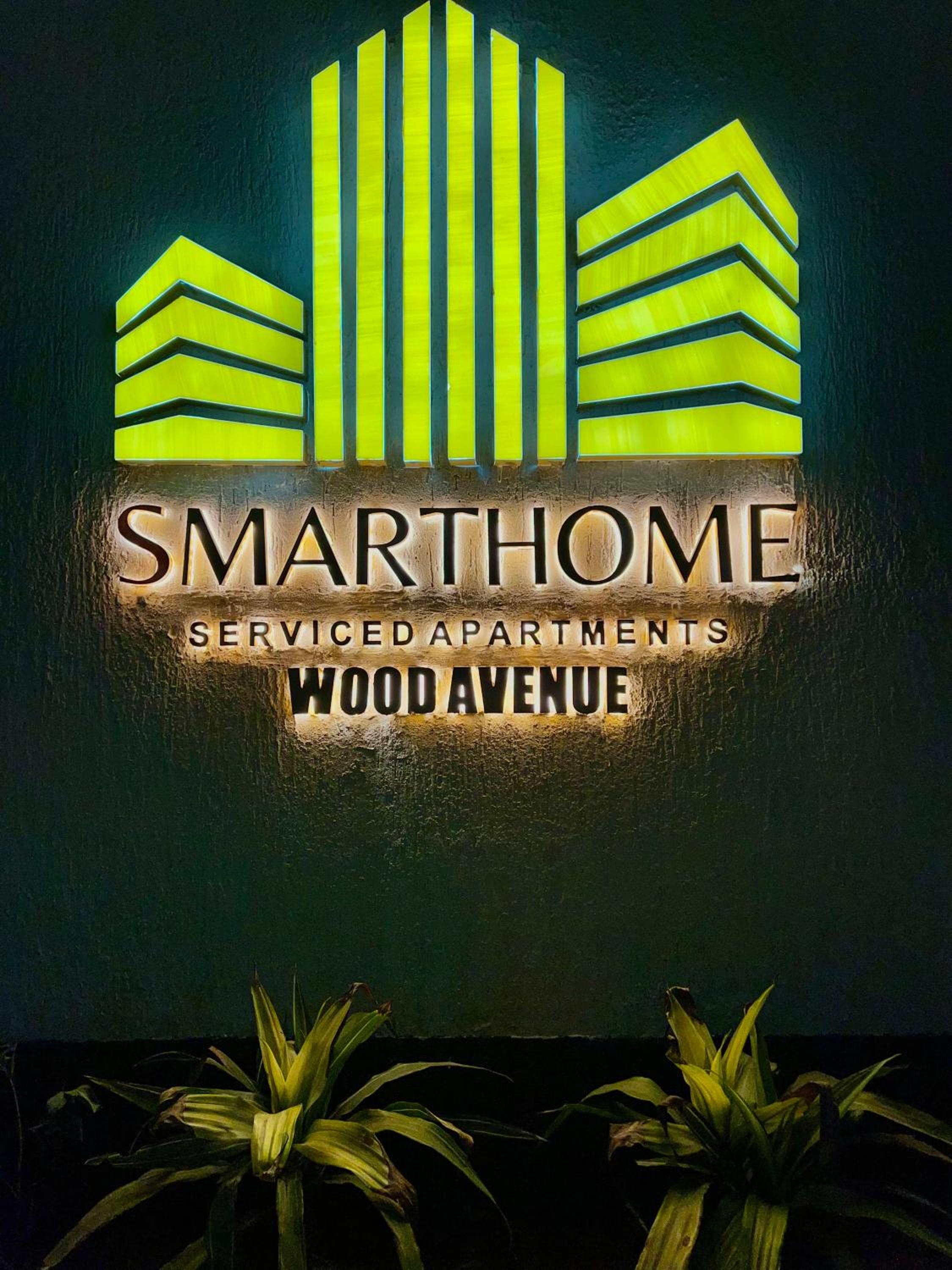 SmartHomes Luxury Studio