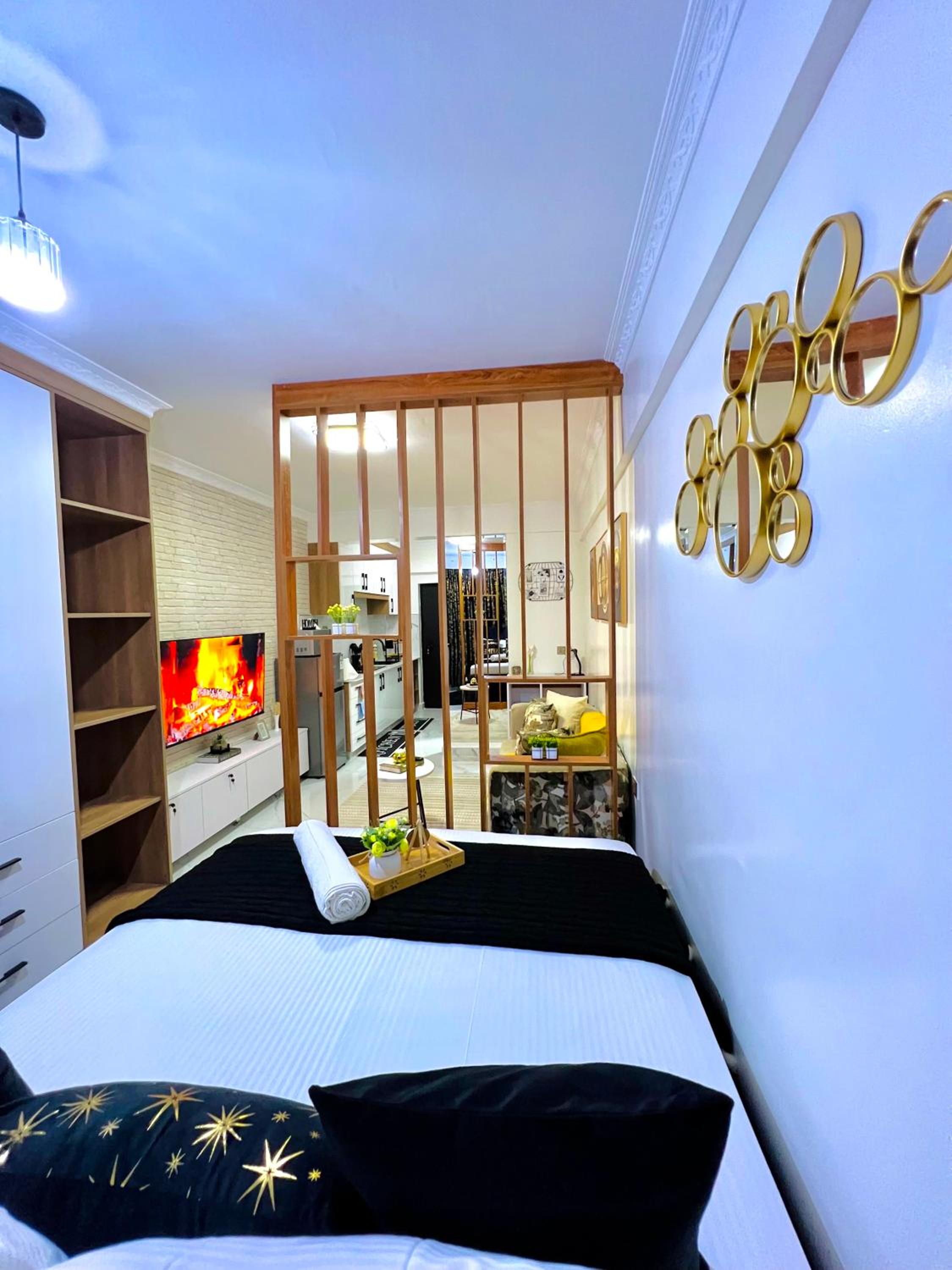 SmartHomes Luxury Studio
