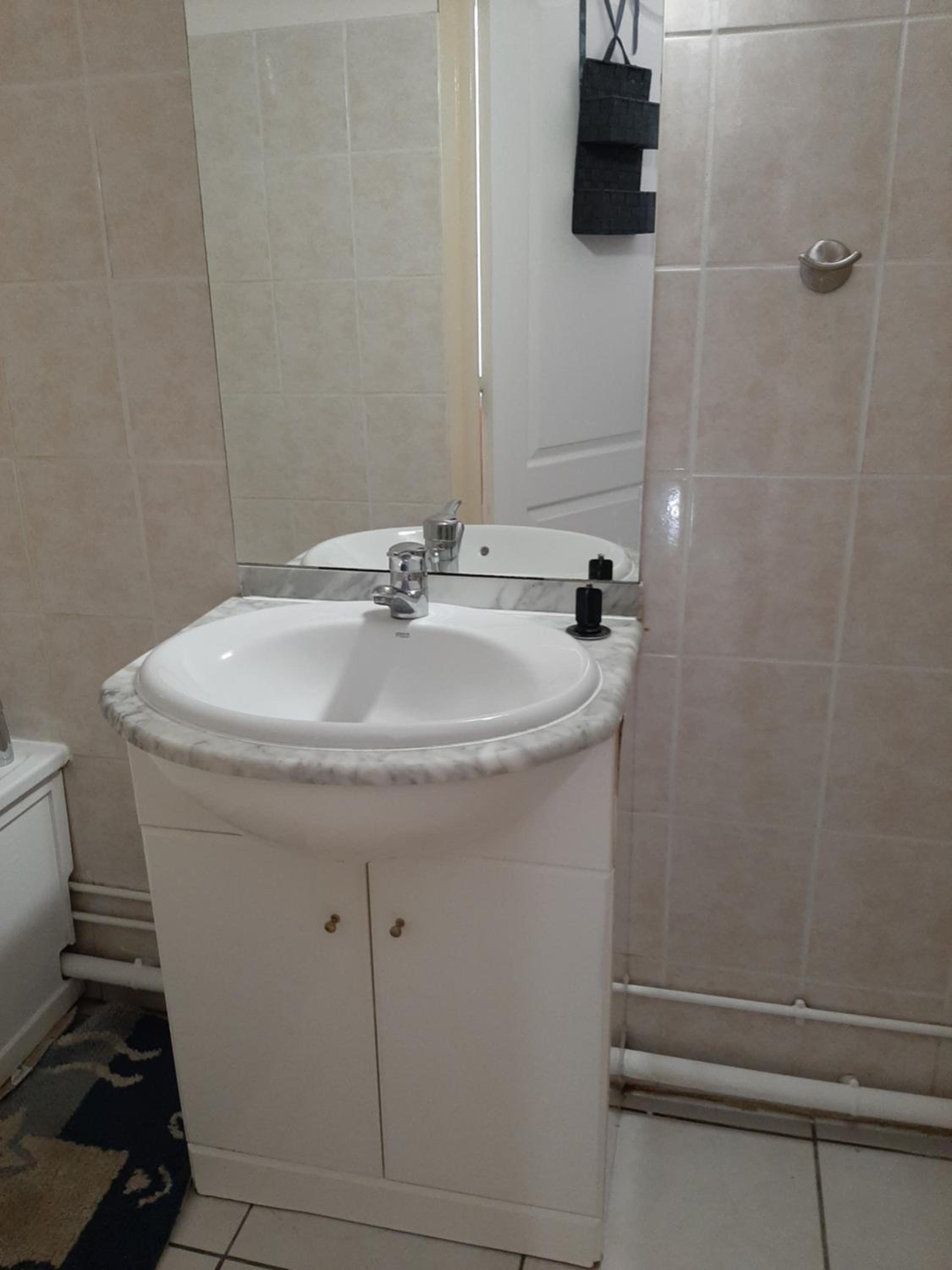 Studio le clos Saint Charles saint denis centre view 4