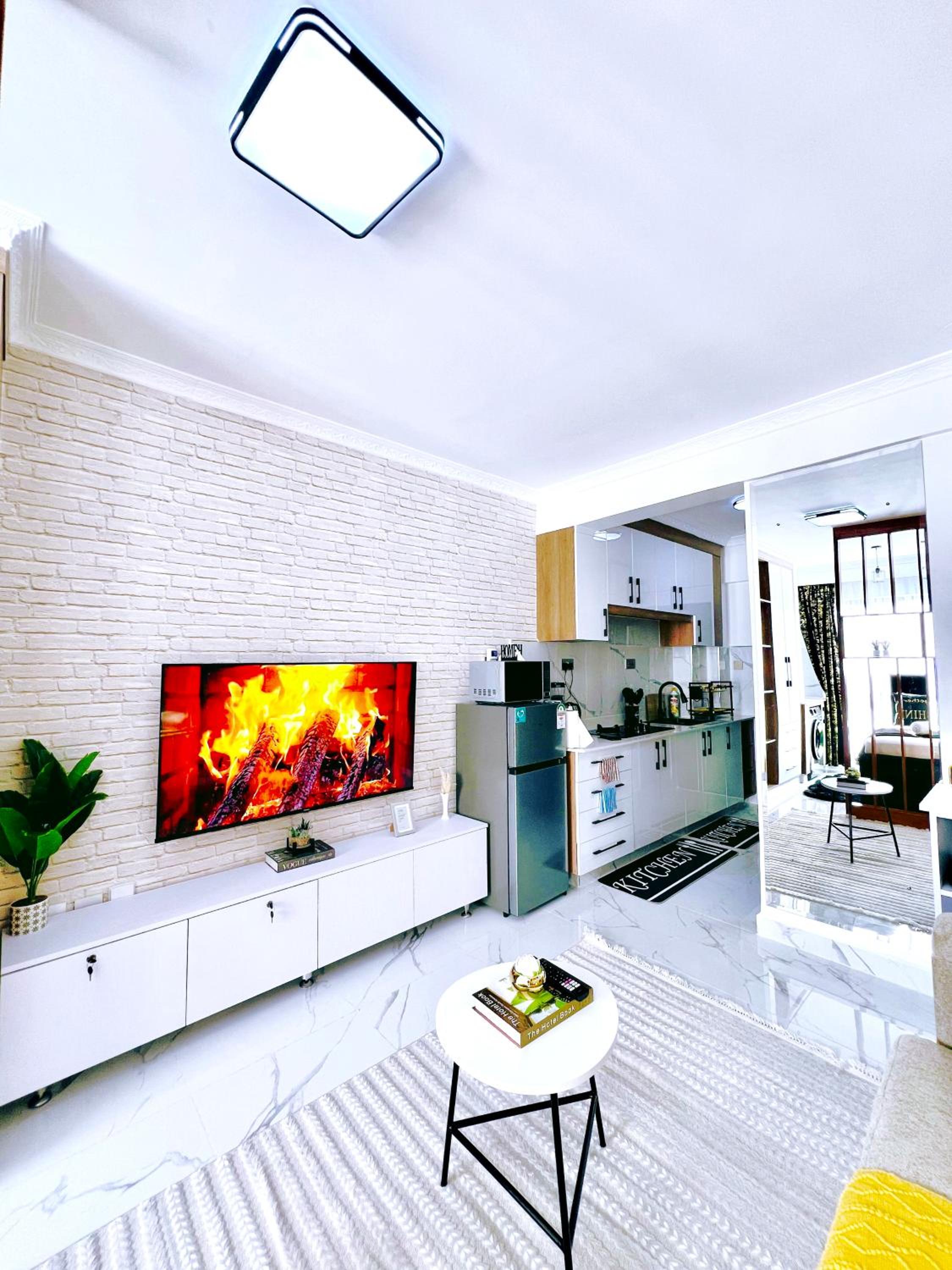 SmartHomes Luxury Studio