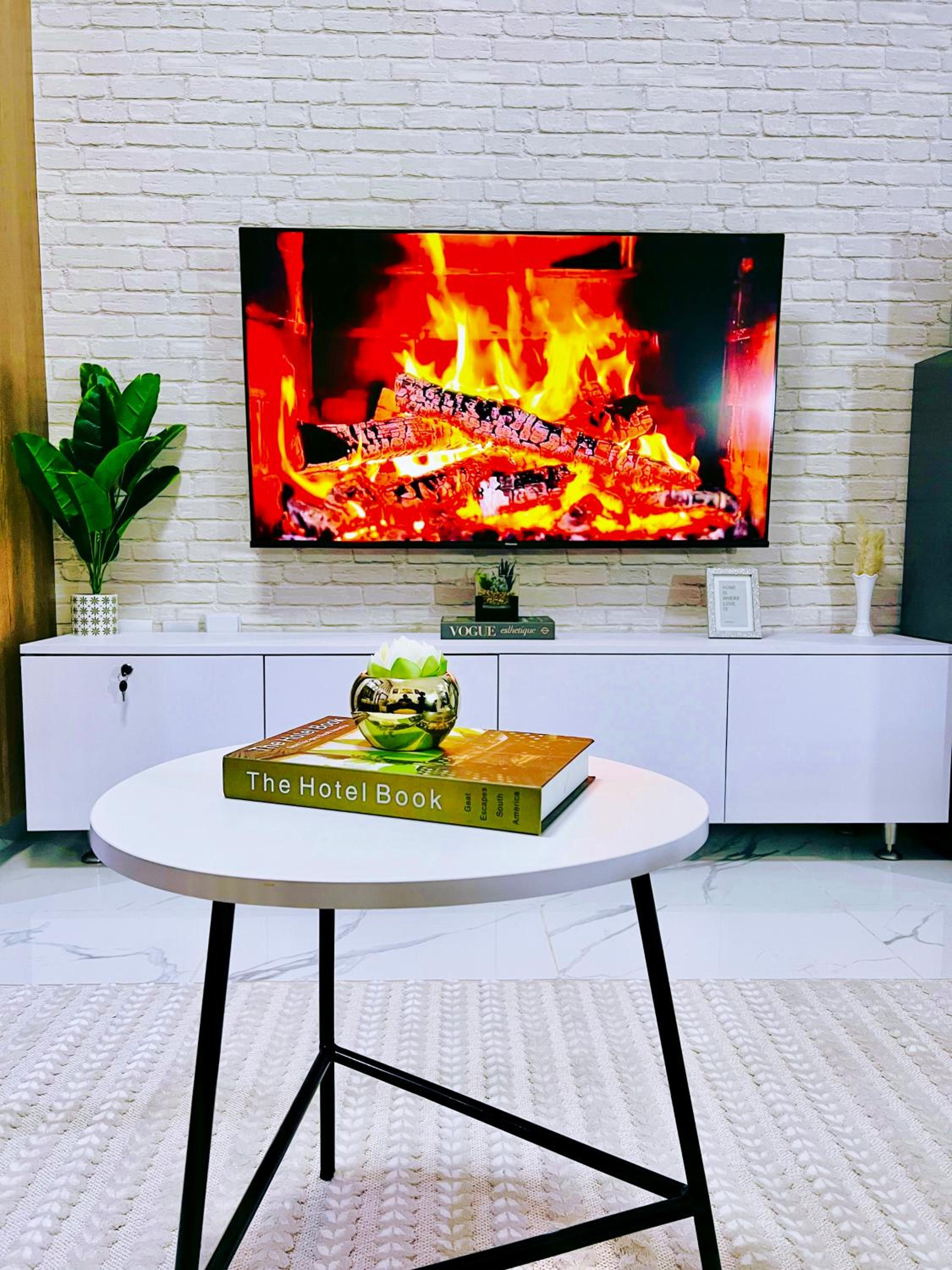 SmartHomes Luxury Studio