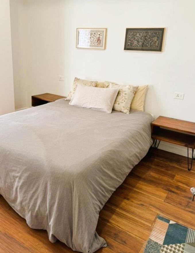 Dzi Apartments