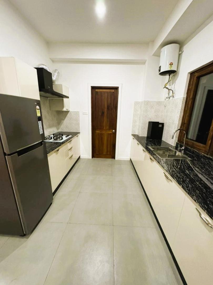 Dzi Apartments