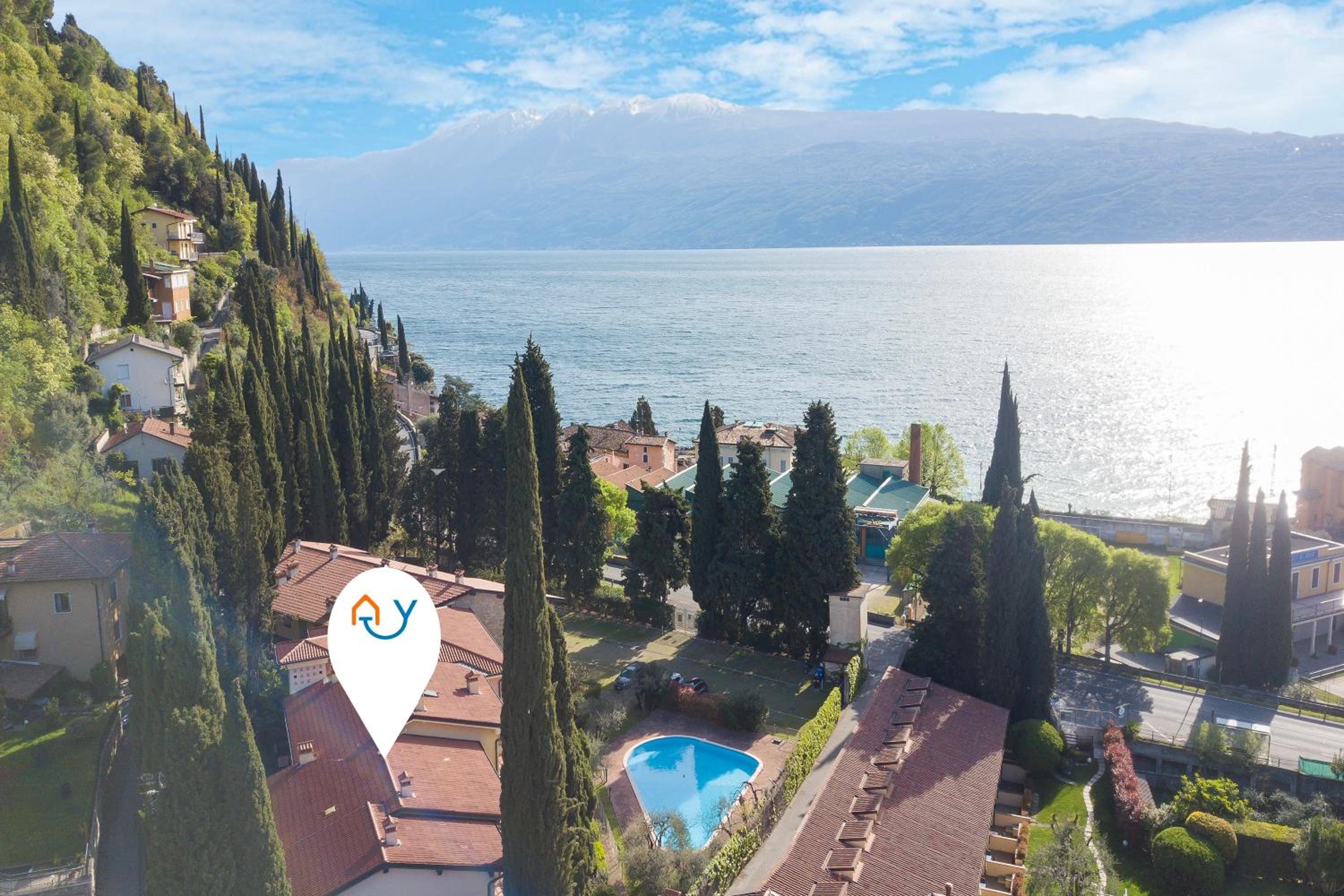 Borgo Degli Ulivi shared pool - 200m lake - Happy Rentals view 2