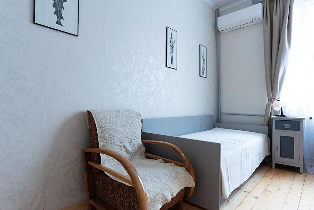 Centrally Located Vintage Flat