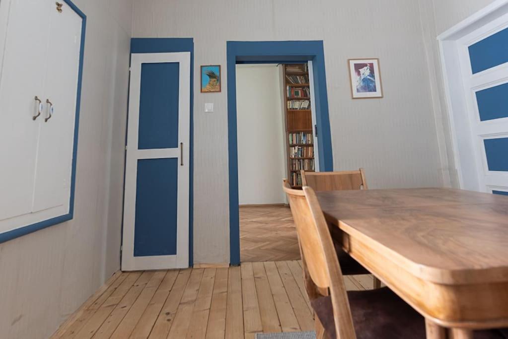 Centrally Located Vintage Flat