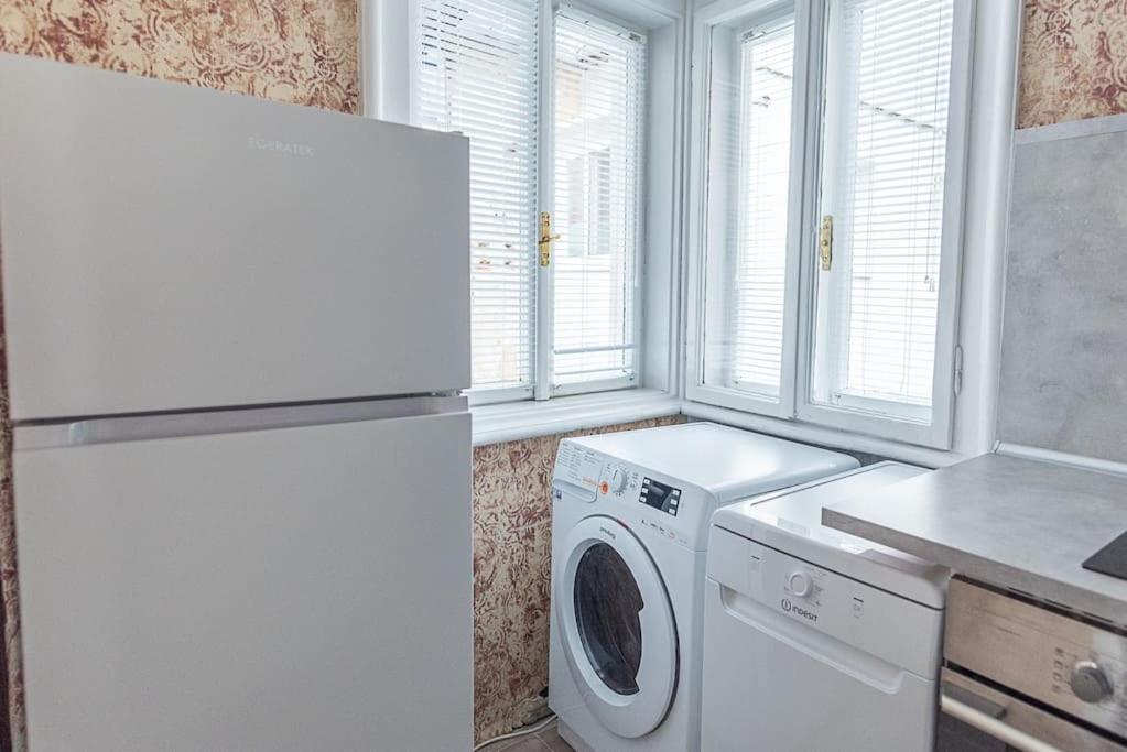 Centrally Located Vintage Flat