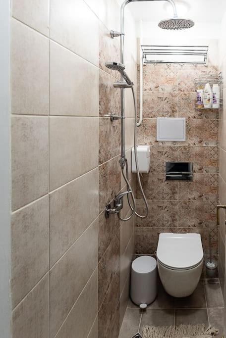 Centrally Located Vintage Flat